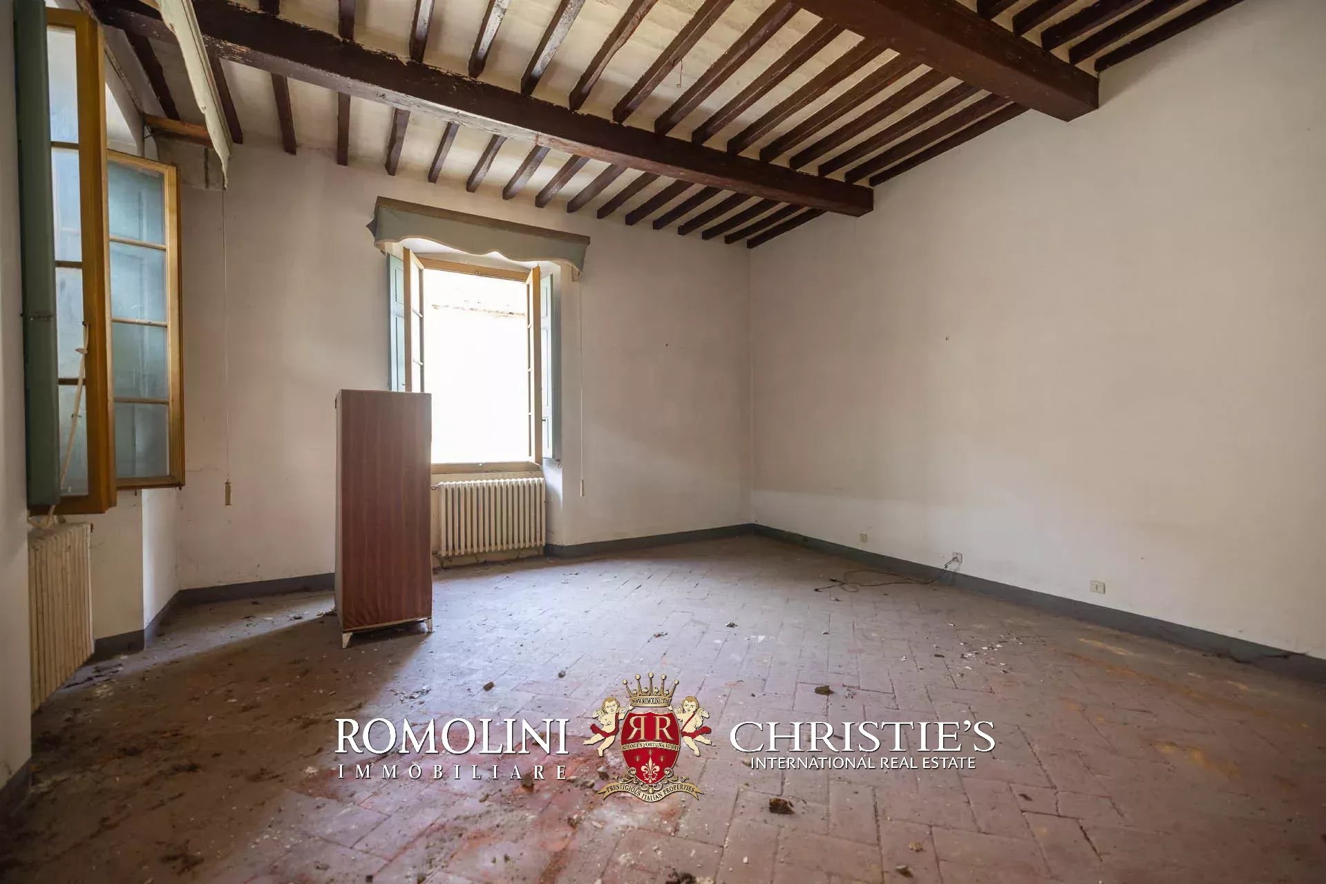 8 Bedroom Villa/Townhouse's Image 32