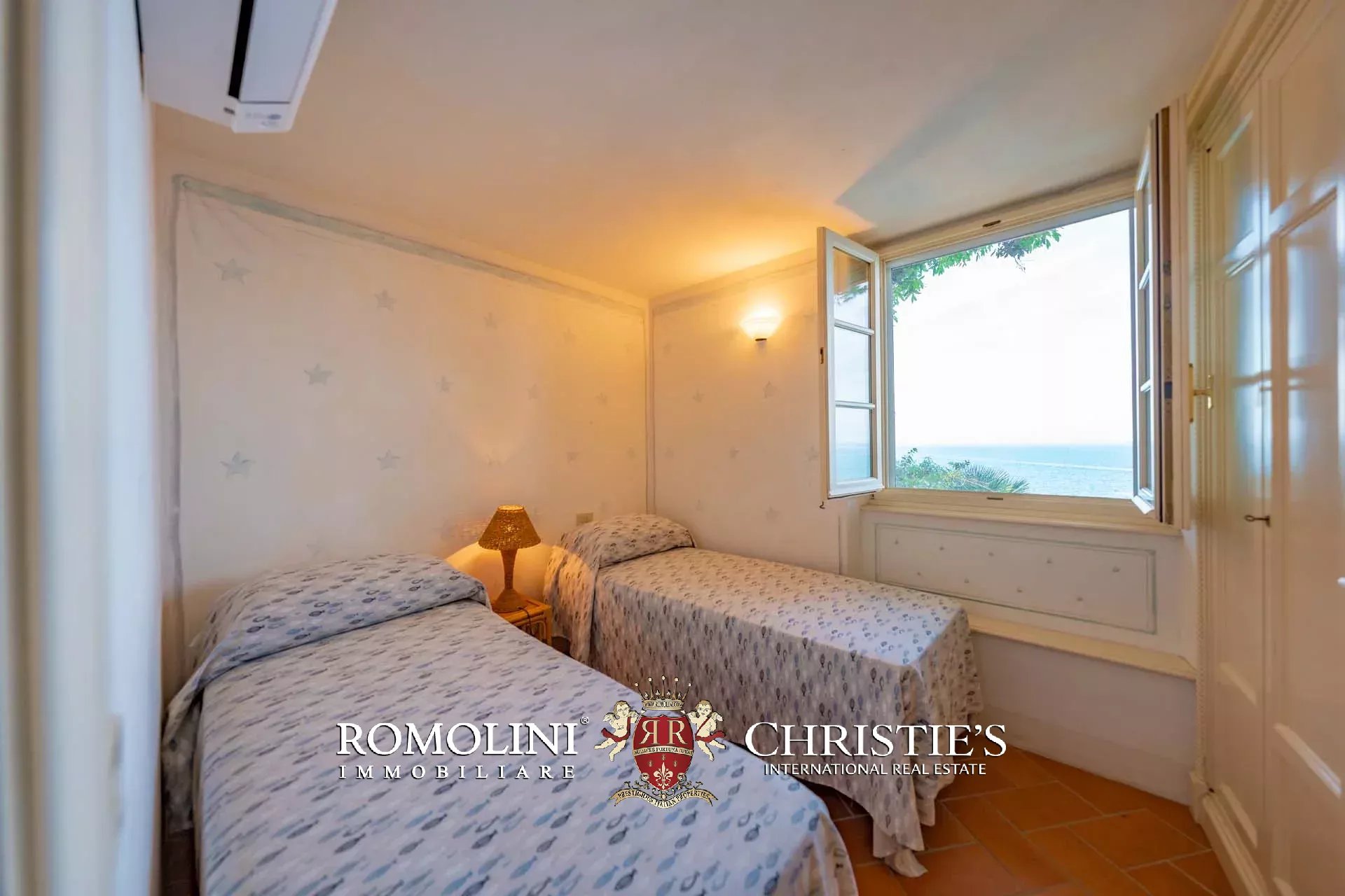 11 Bedroom Villa/Townhouse's Image 95