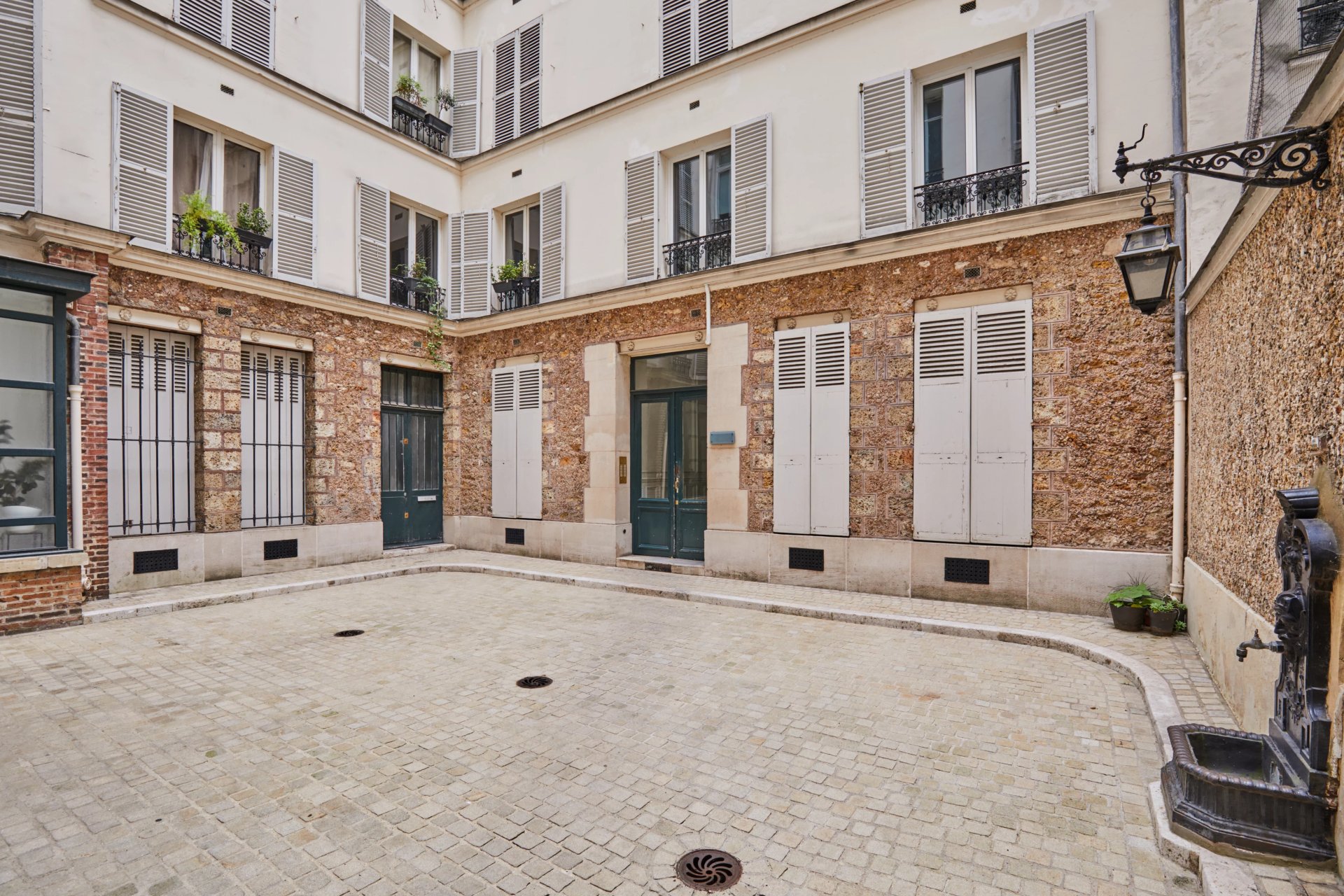 2 Bedroom Apartment/Flat's Image 7