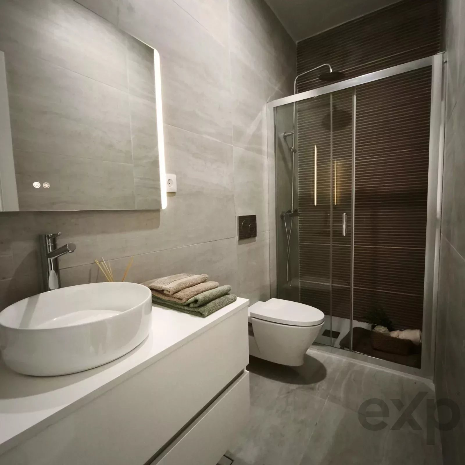 Fully Renovated 3-Bedroom Apartment with En-Suite and Walk-In Closet in Penha de França 87177065 image 10