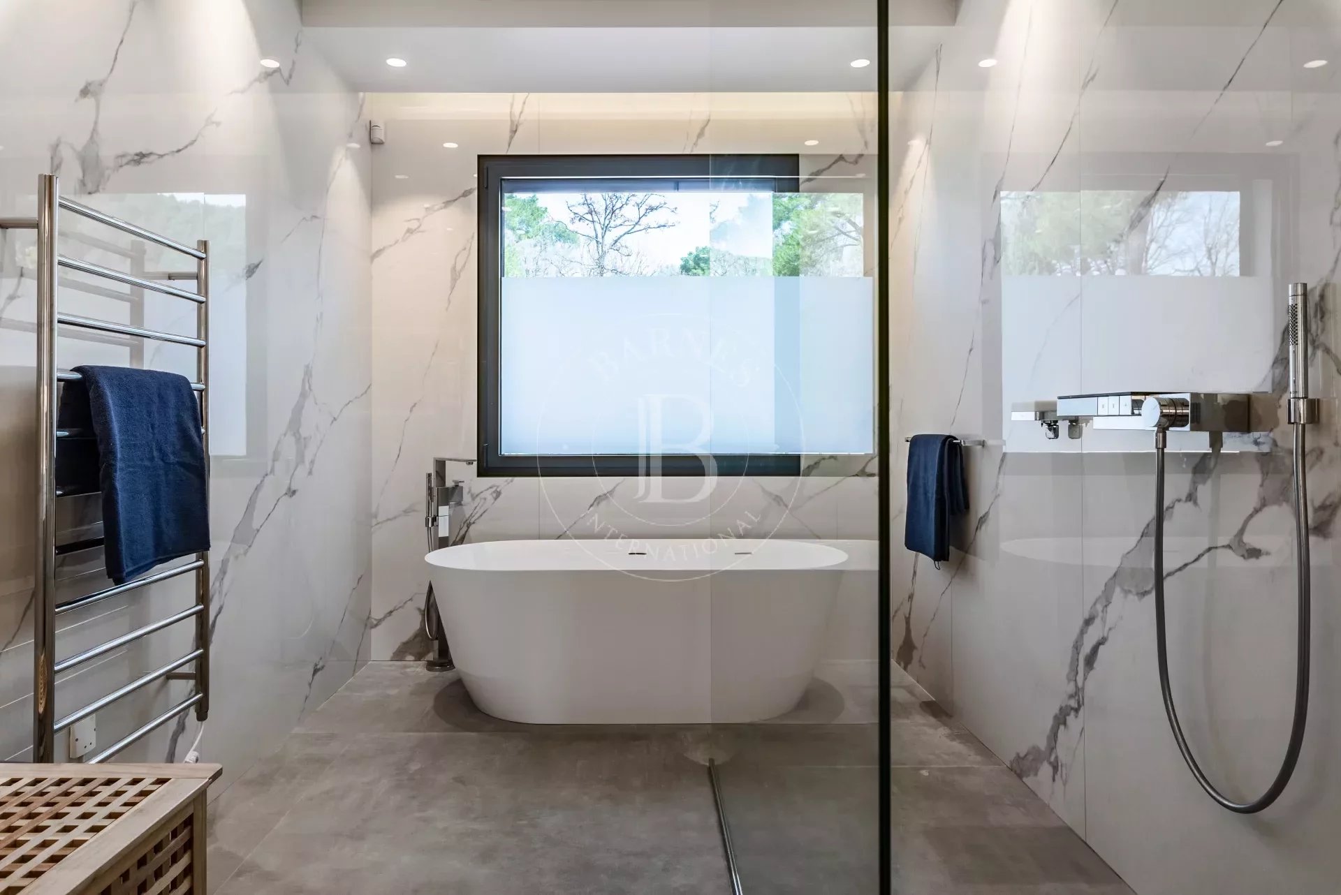 Mougins - New contemporary villa - picture 12