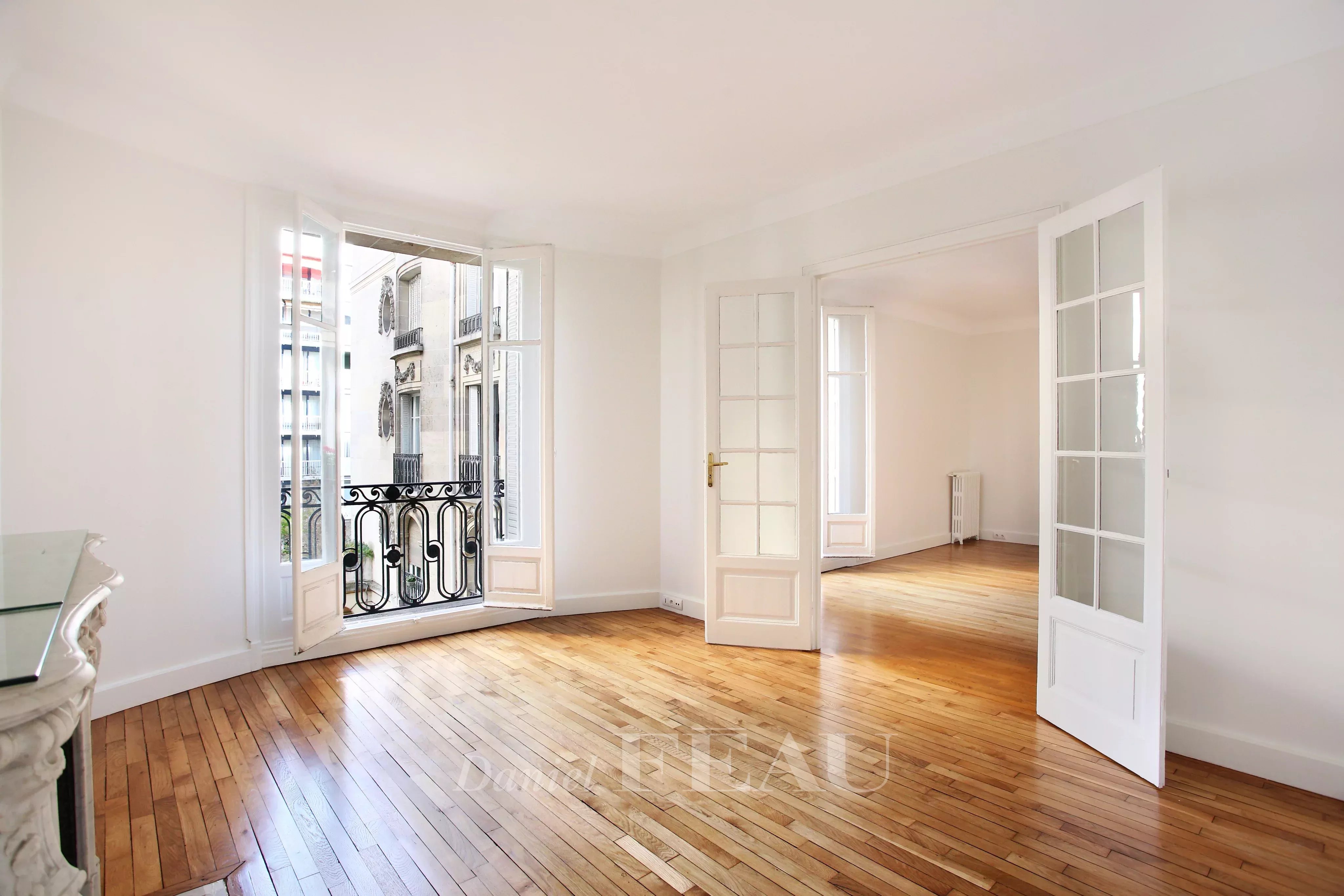 Paris 16th District –  An elegant 3/4-bed apartment