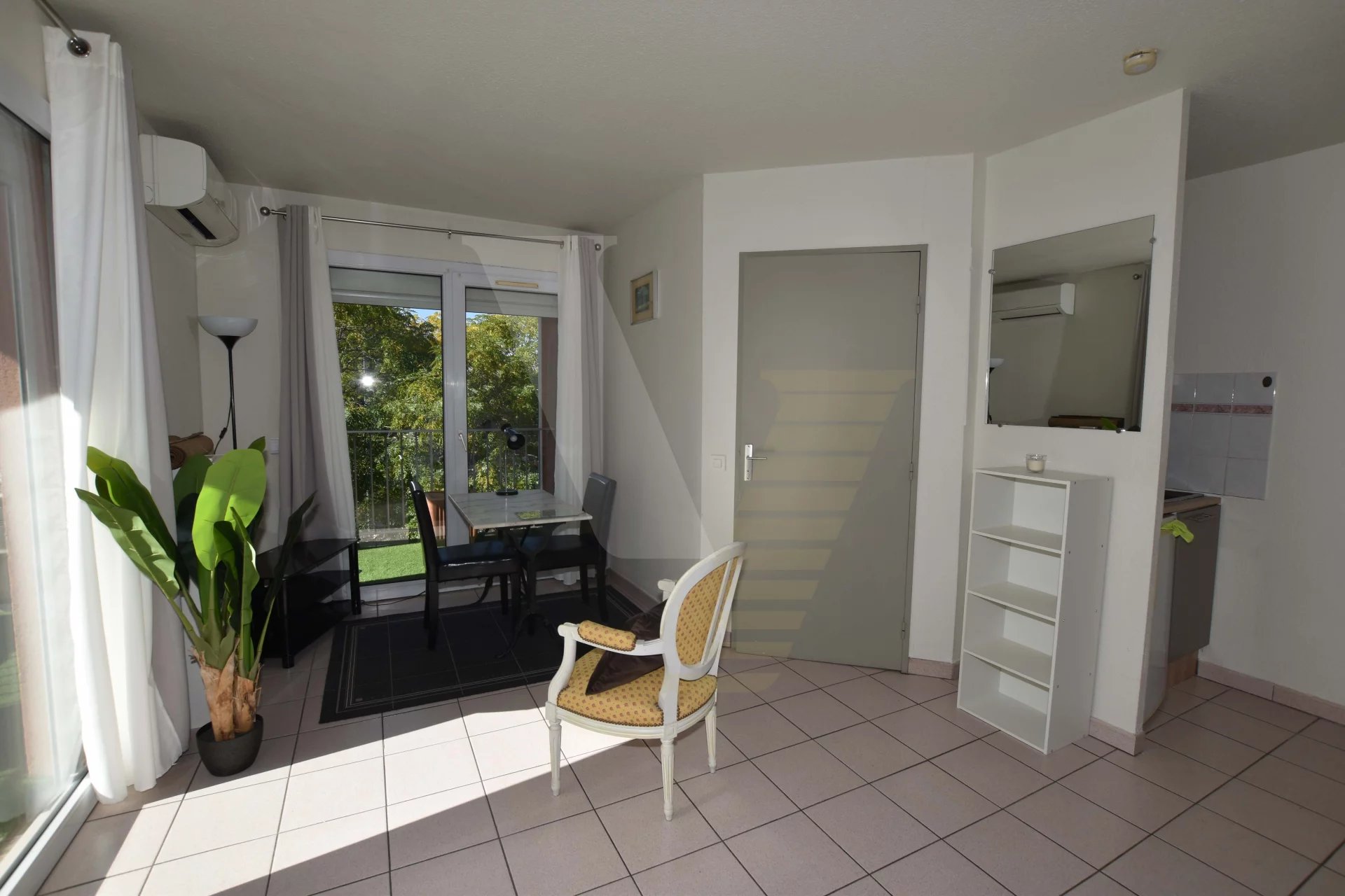 T1 avec terrasse et climatisation - Photo 3