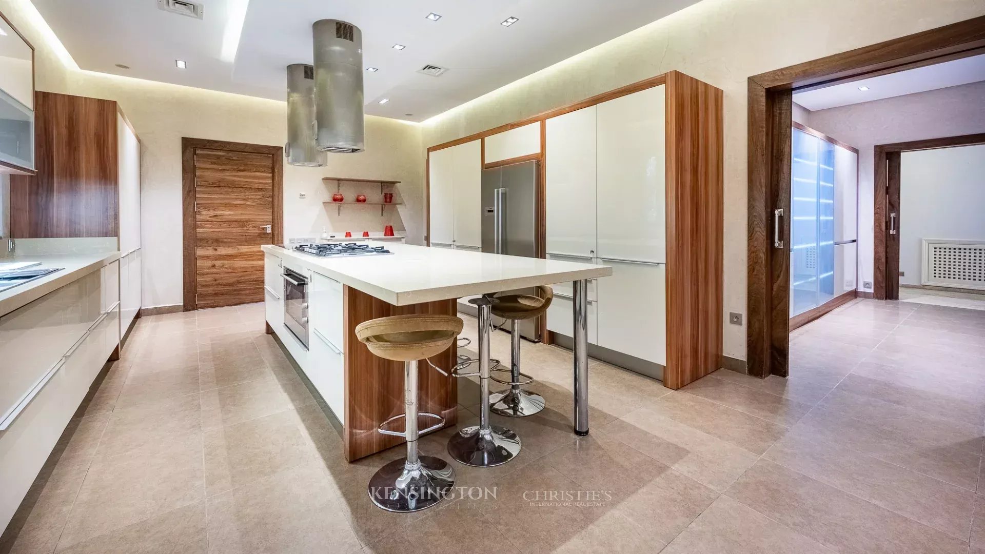 6 Bedroom Villa/Townhouse's Image 28
