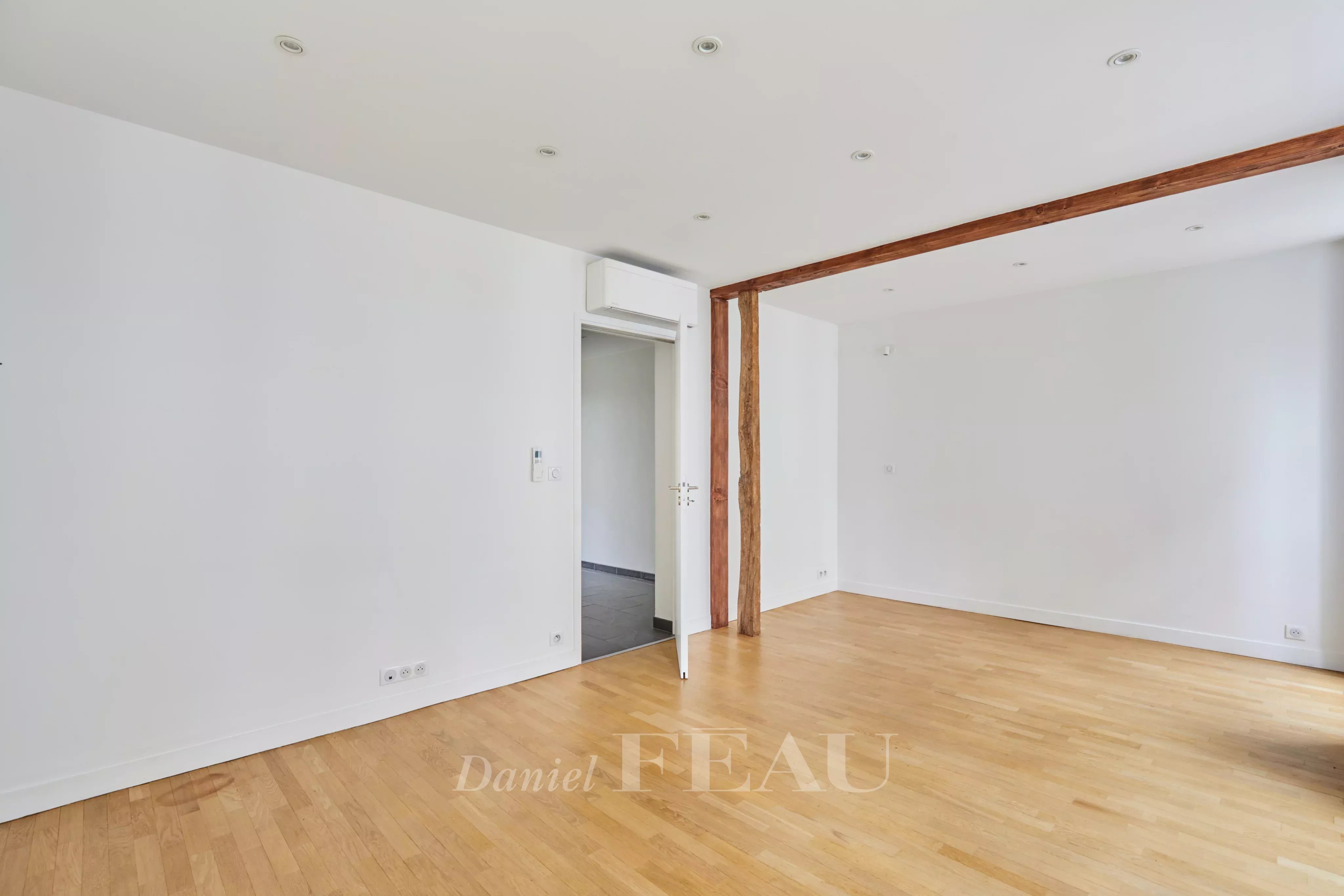 Sale Apartment Paris 15th