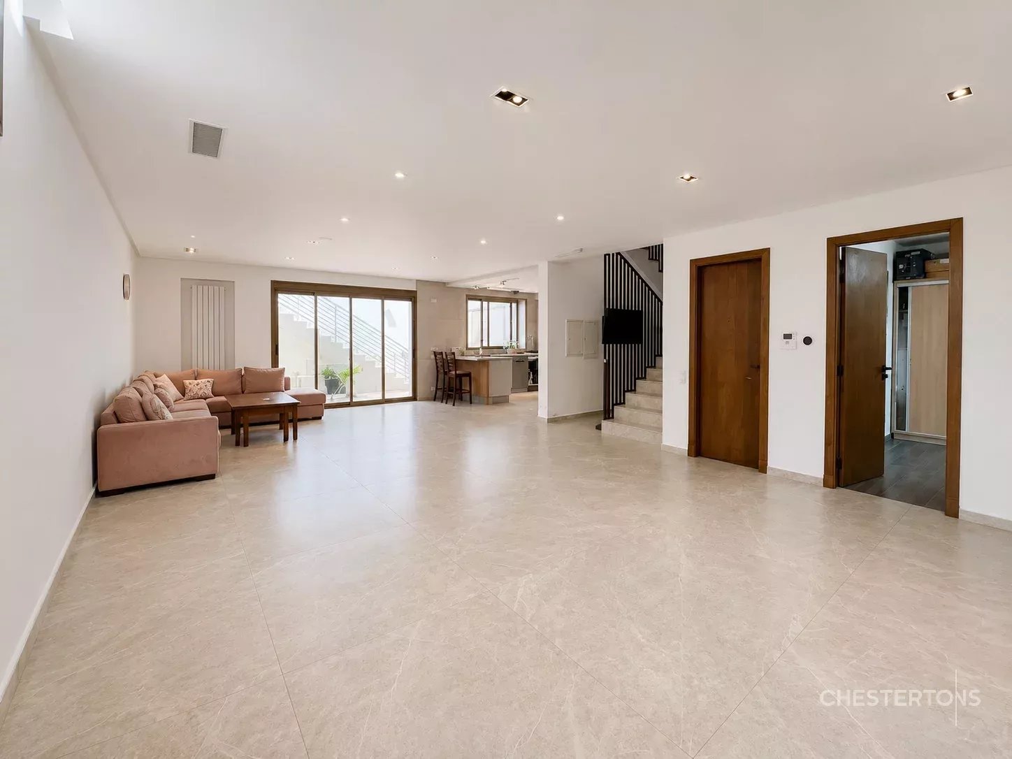 Image of Villa - 5 Bedrooms - 4 Bathrooms for Rental in Skhirat-Témara-El Harhoura-Morocco, Image 6