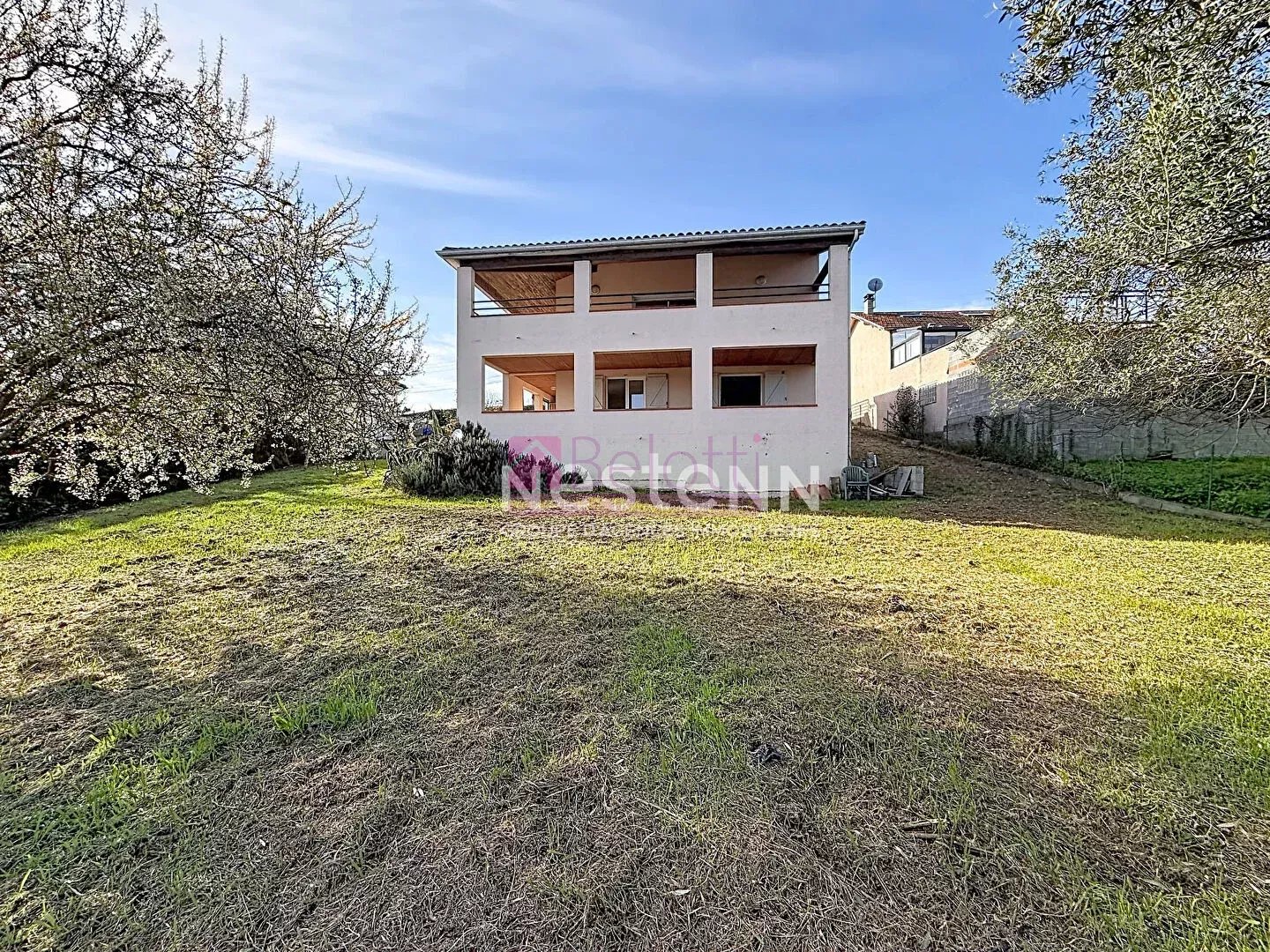 A VENDRE  -  FROUZINS  - Ensemble de 2 appartements T3 et T5 177 m².