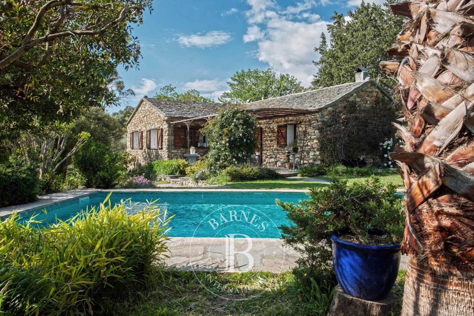 Saint Florent region, stone property with swimming pool