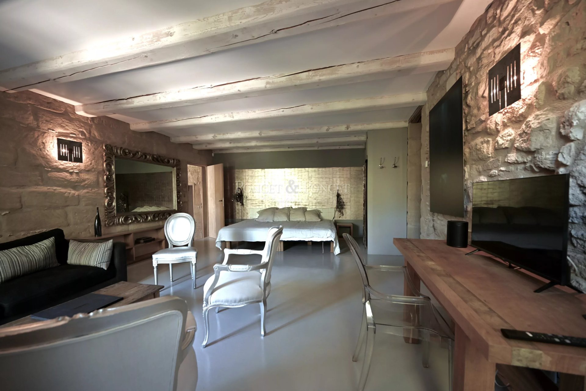 7 Bedroom Villa/Townhouse's Image 12