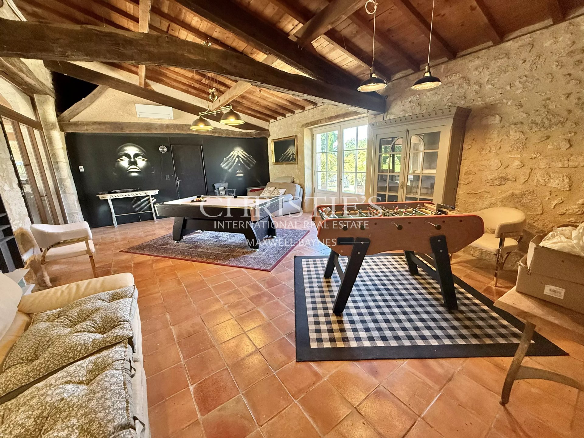 7 Bedroom Villa/Townhouse's Image 5