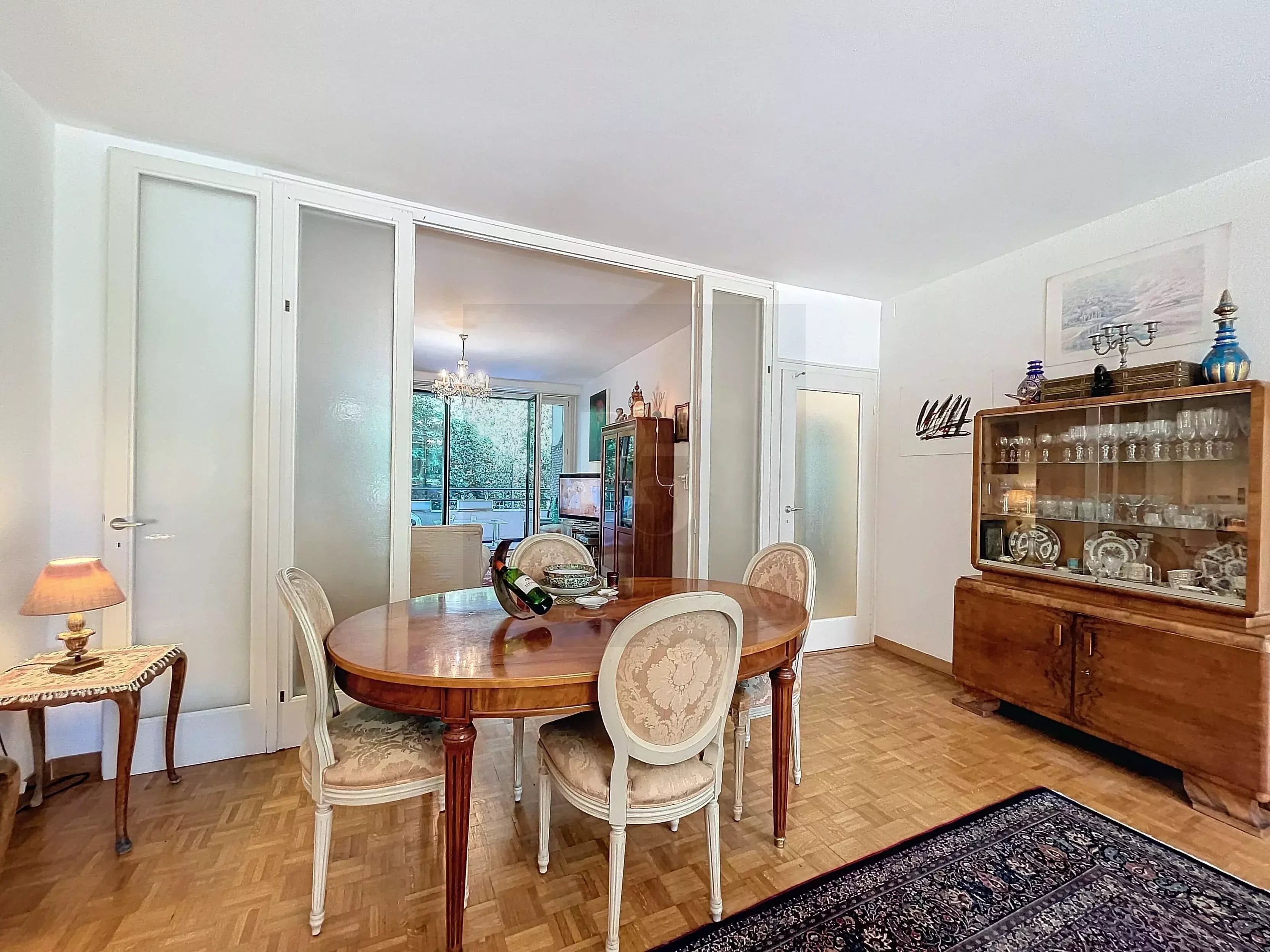 Superbe appartement aux Eaux-Vives — photo 2