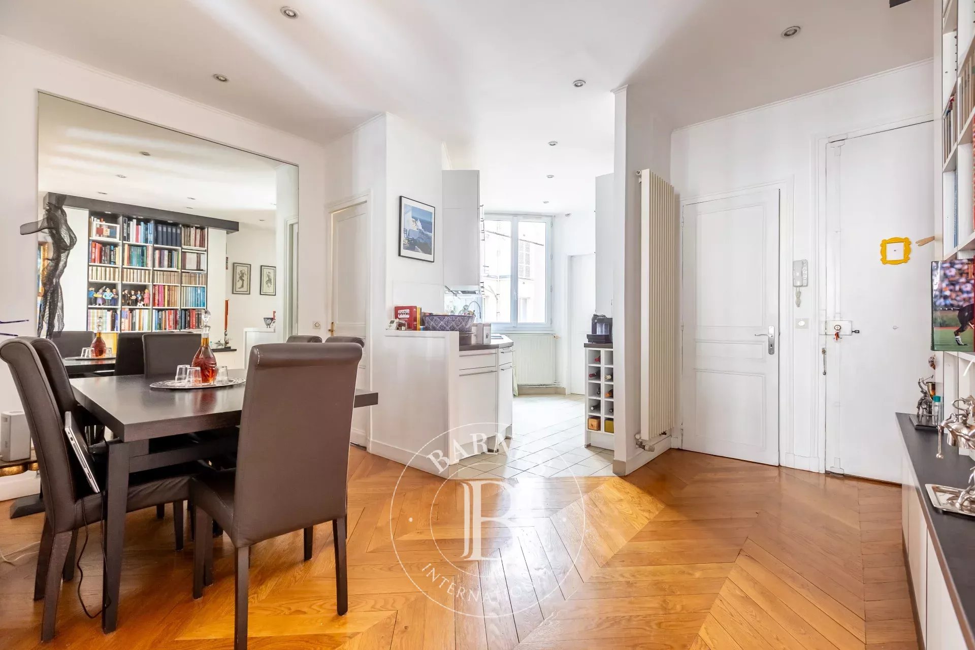 Daire Paris 8ème - picture 12