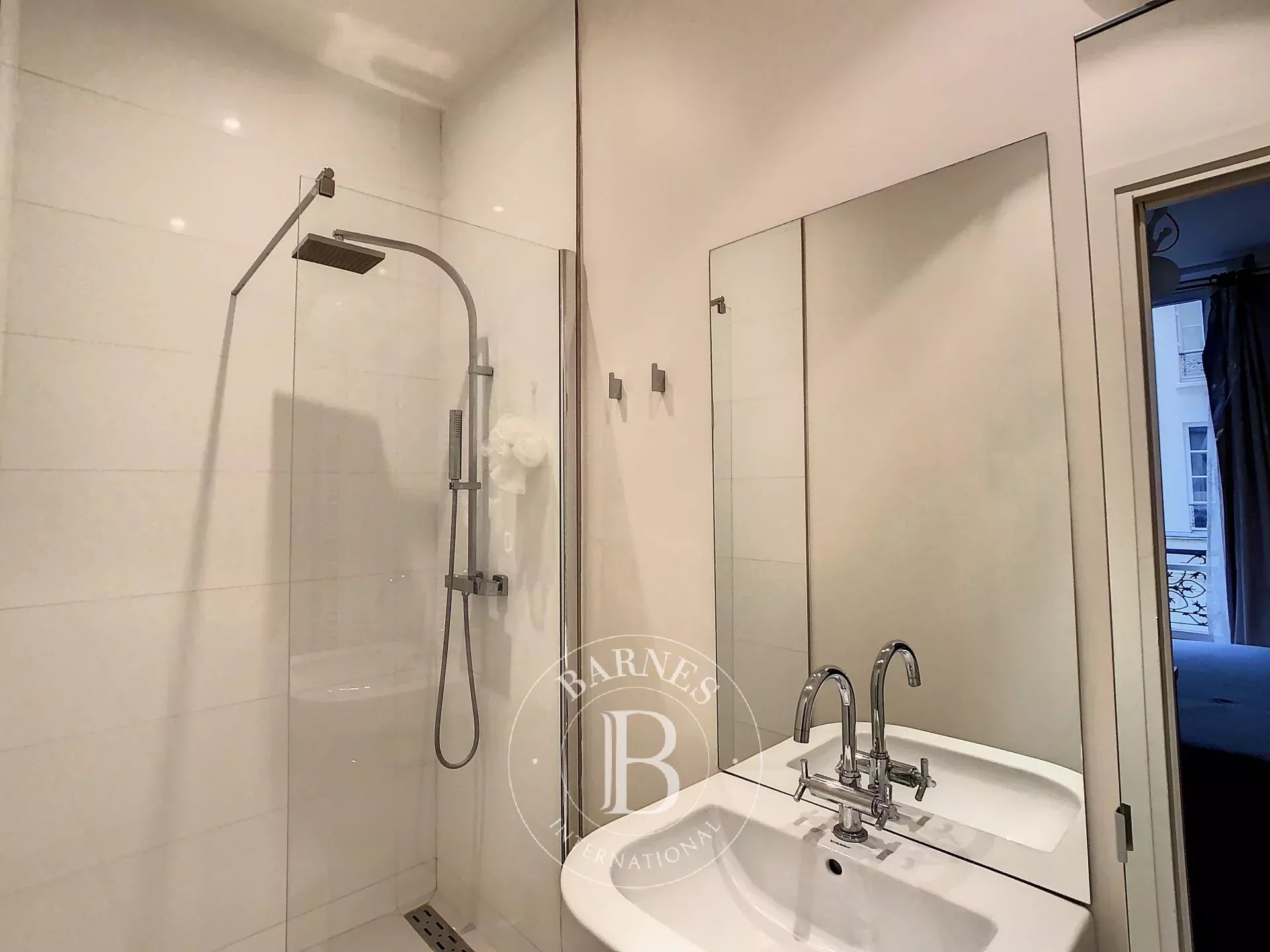 Daire Paris 8ème - picture 8