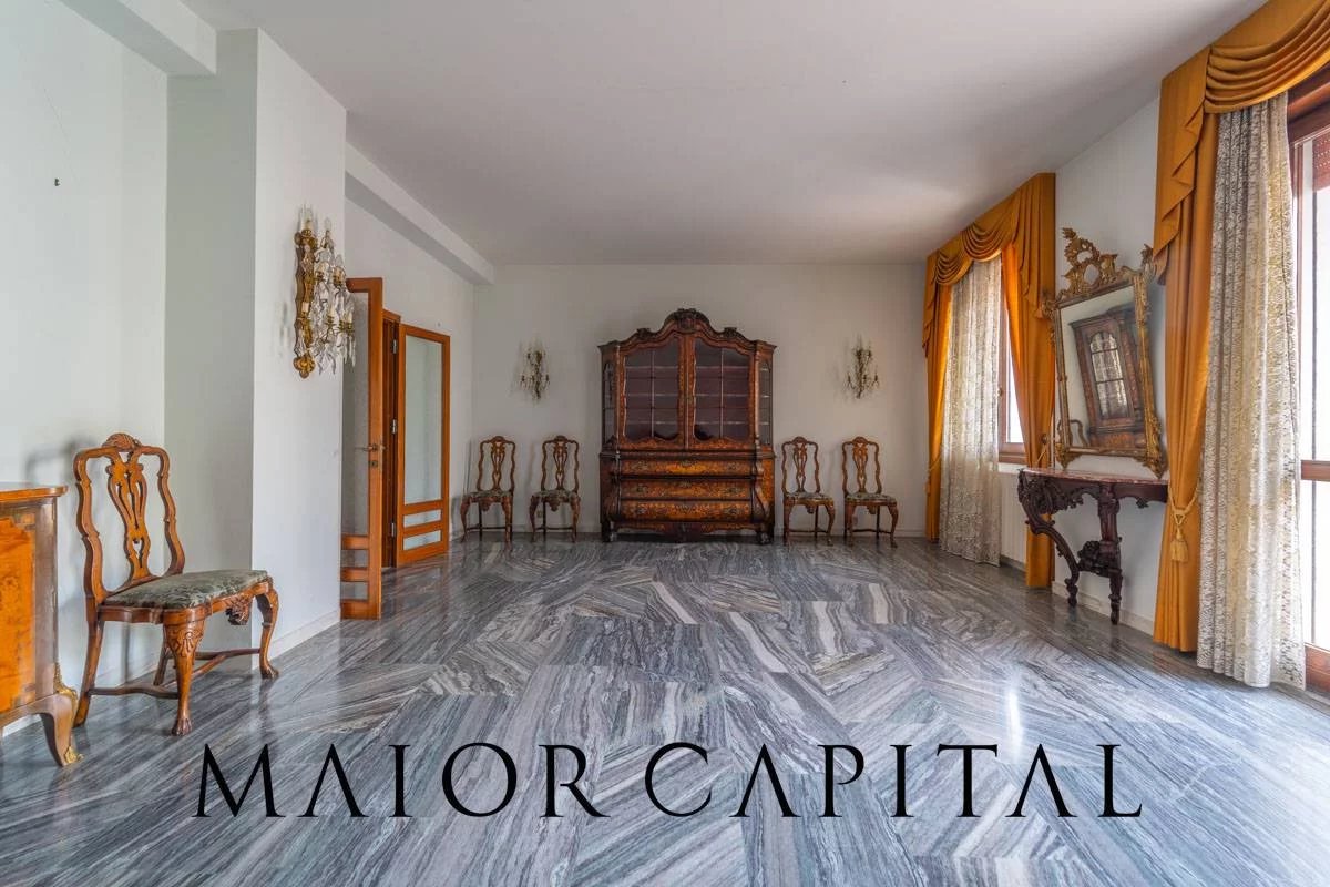 Tempio | Ampio appartamento nel centro storico divisibile in due unità