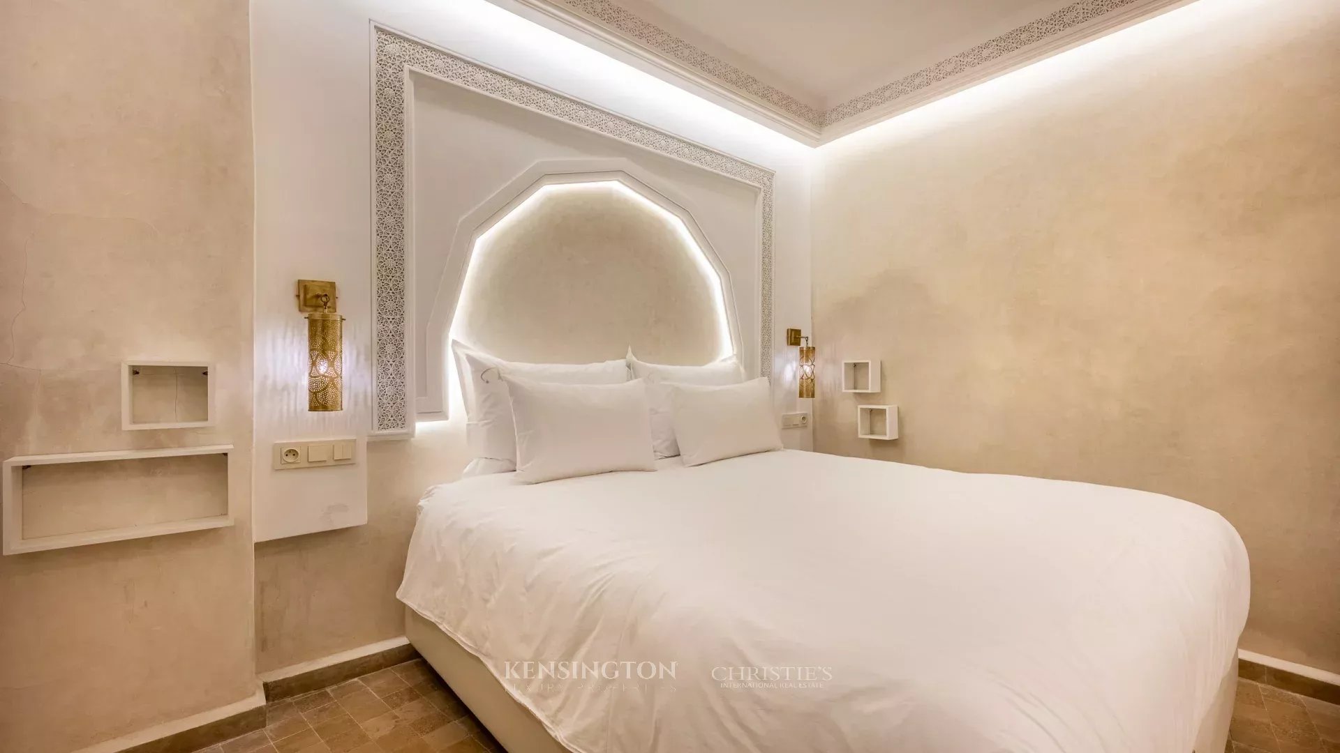 8 Bedroom Villa/Townhouse's Image 34