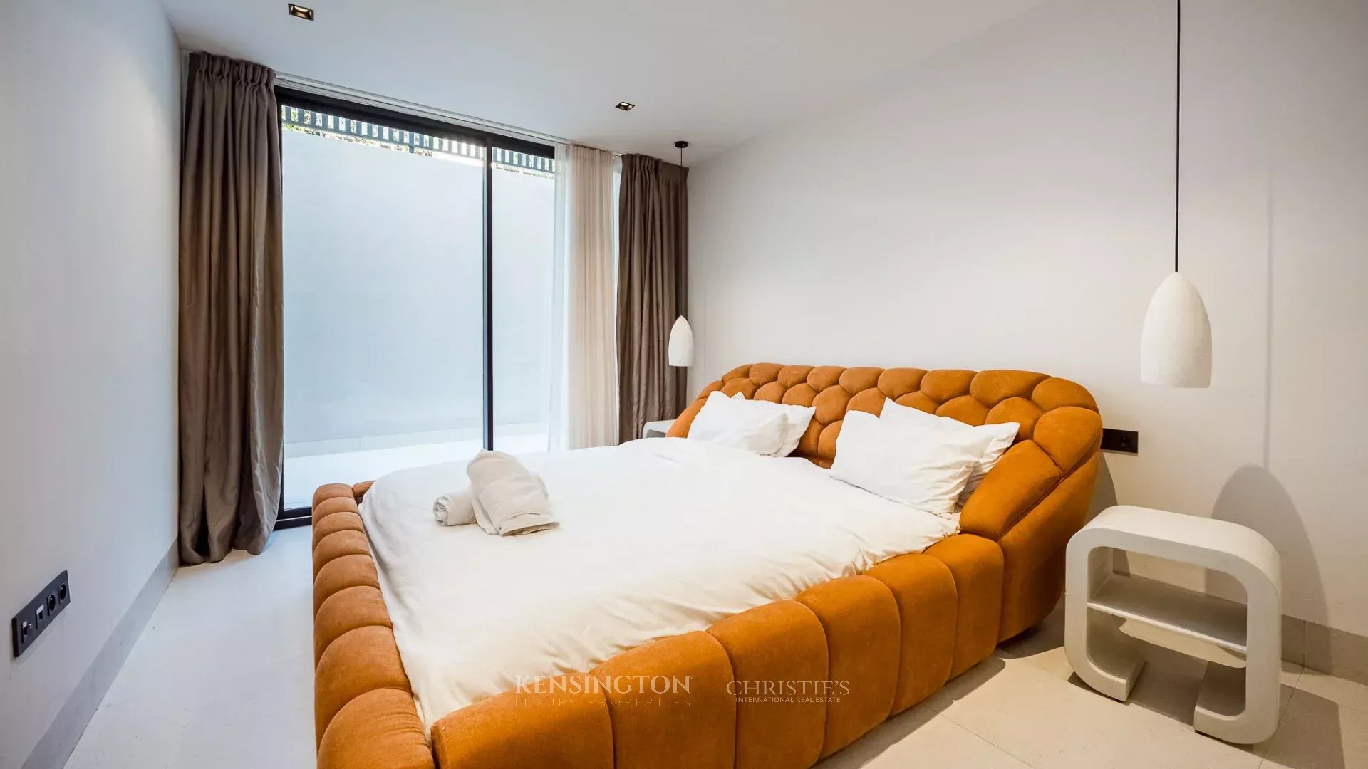 6 Bedroom Villa/Townhouse's Image 37