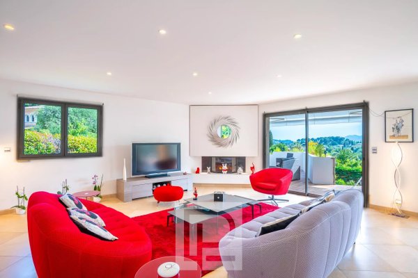 Contemporary Luxury Villa in Mougins | Panoramic Hillside Family Estate — photo 5