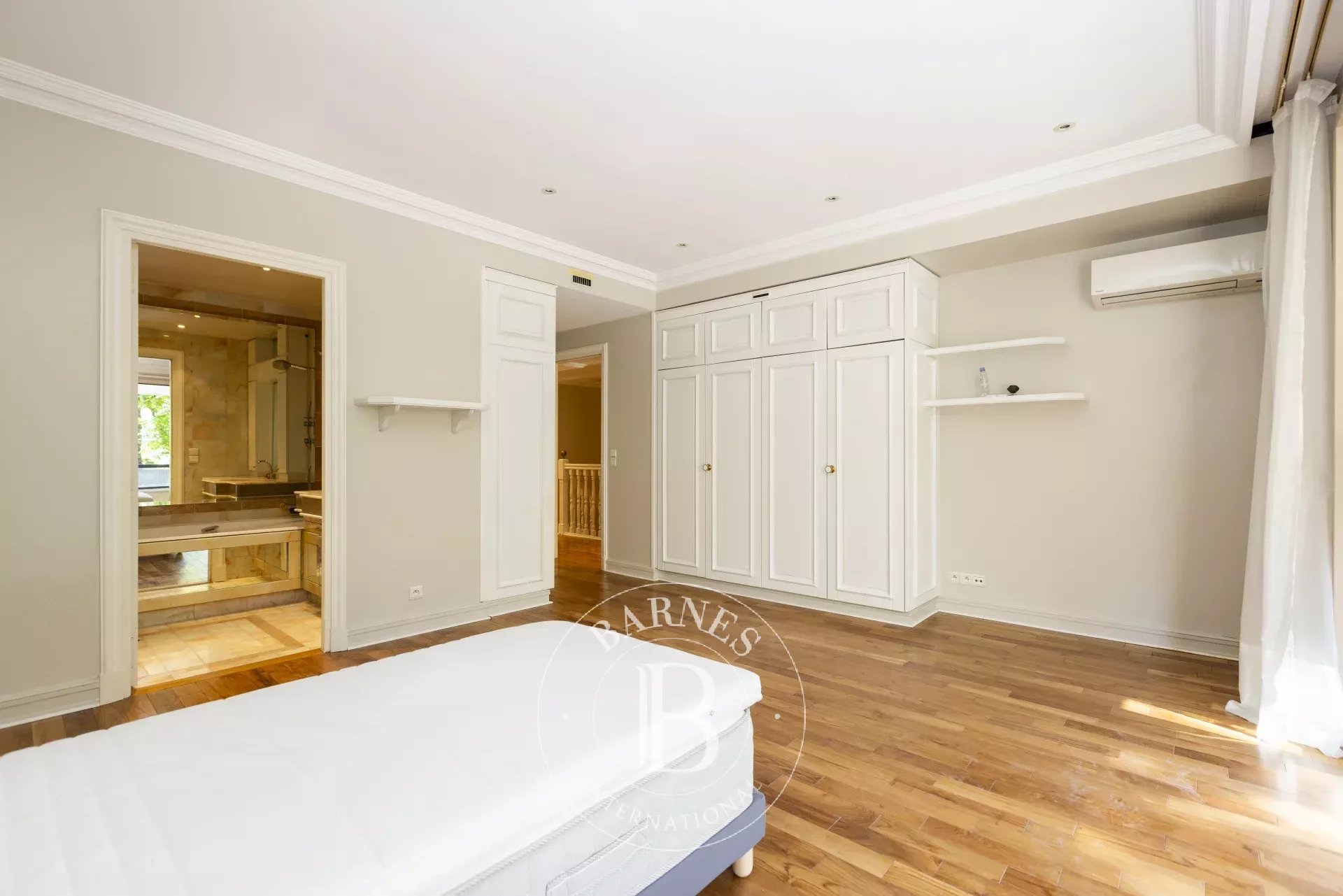 Neuilly-sur-Seine  - Appartement 6 Pi&egrave;ces 3 Chambres - picture 13