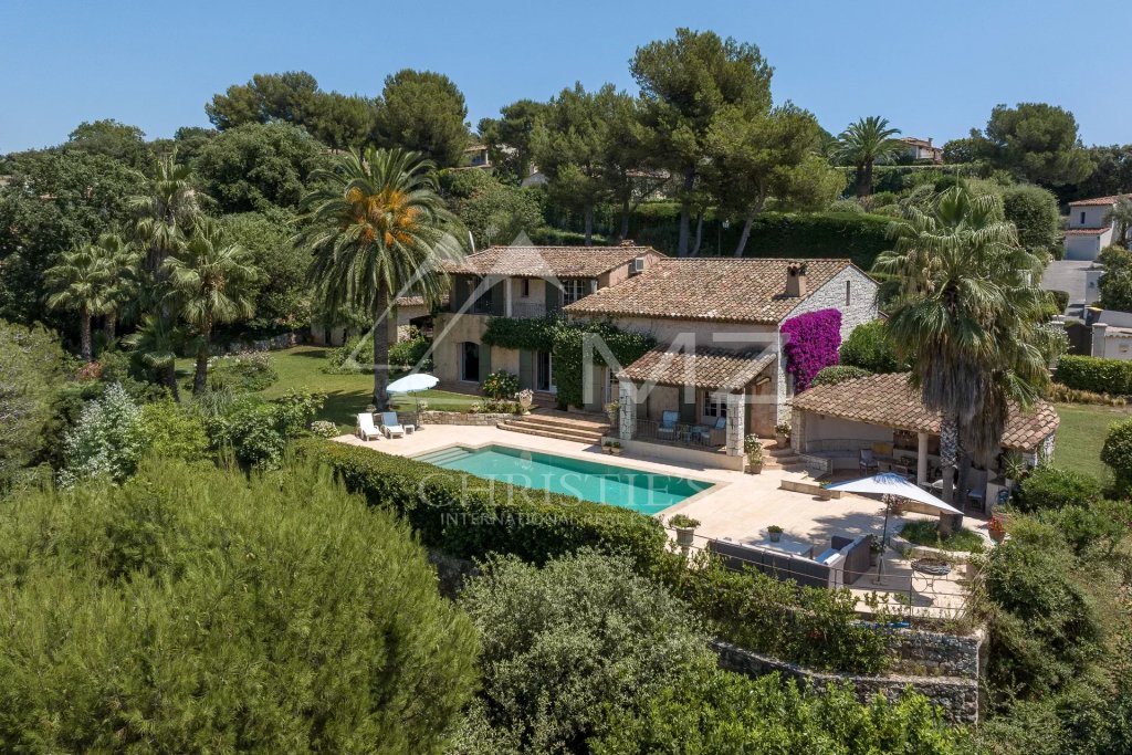 Villa for sale in La colle-sur-loup — Close to Saint-Paul-de-Vence - Family property in private domain