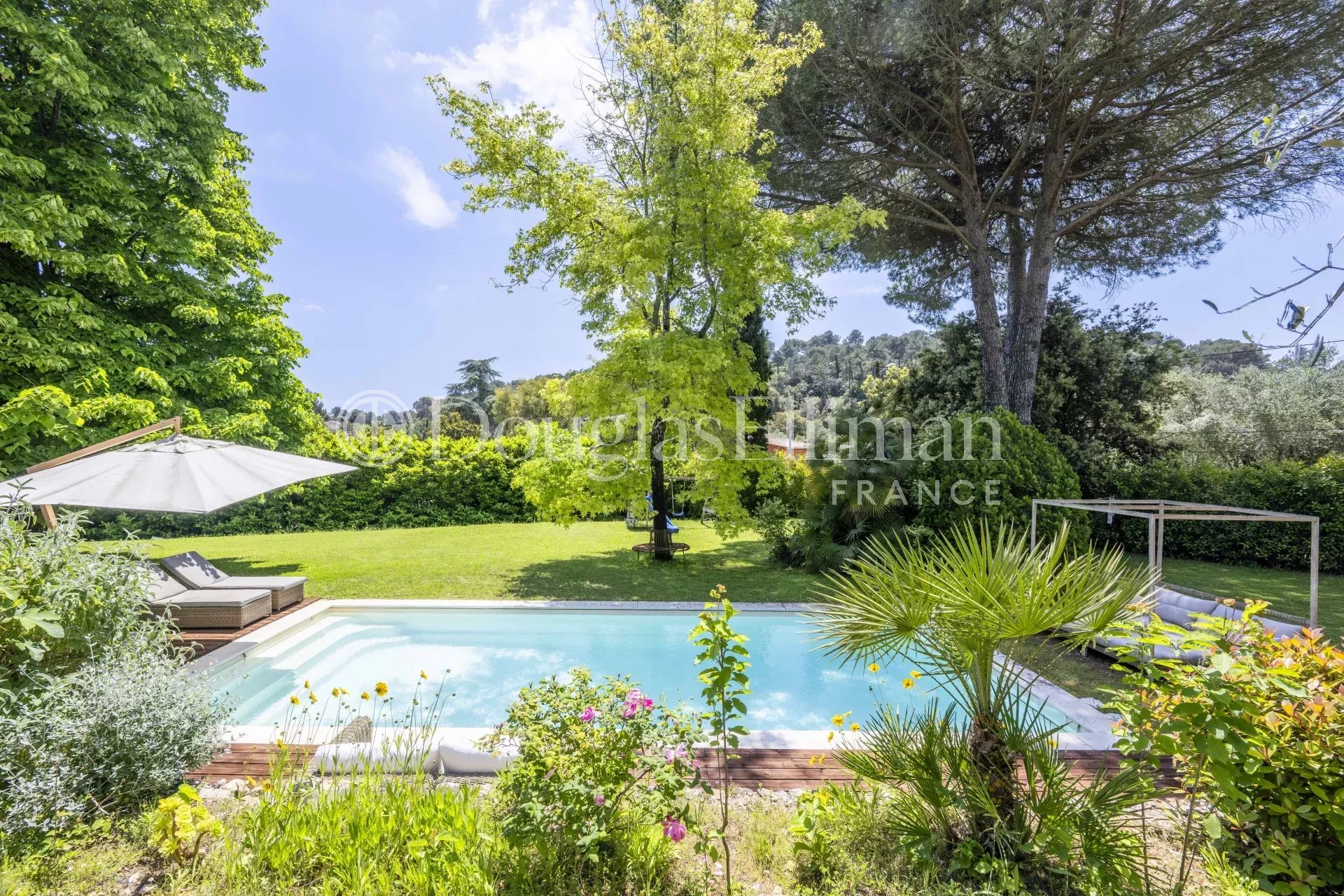 Valbonne : Villa provençale avec 5 chambres et piscine - Image nᵒ3
