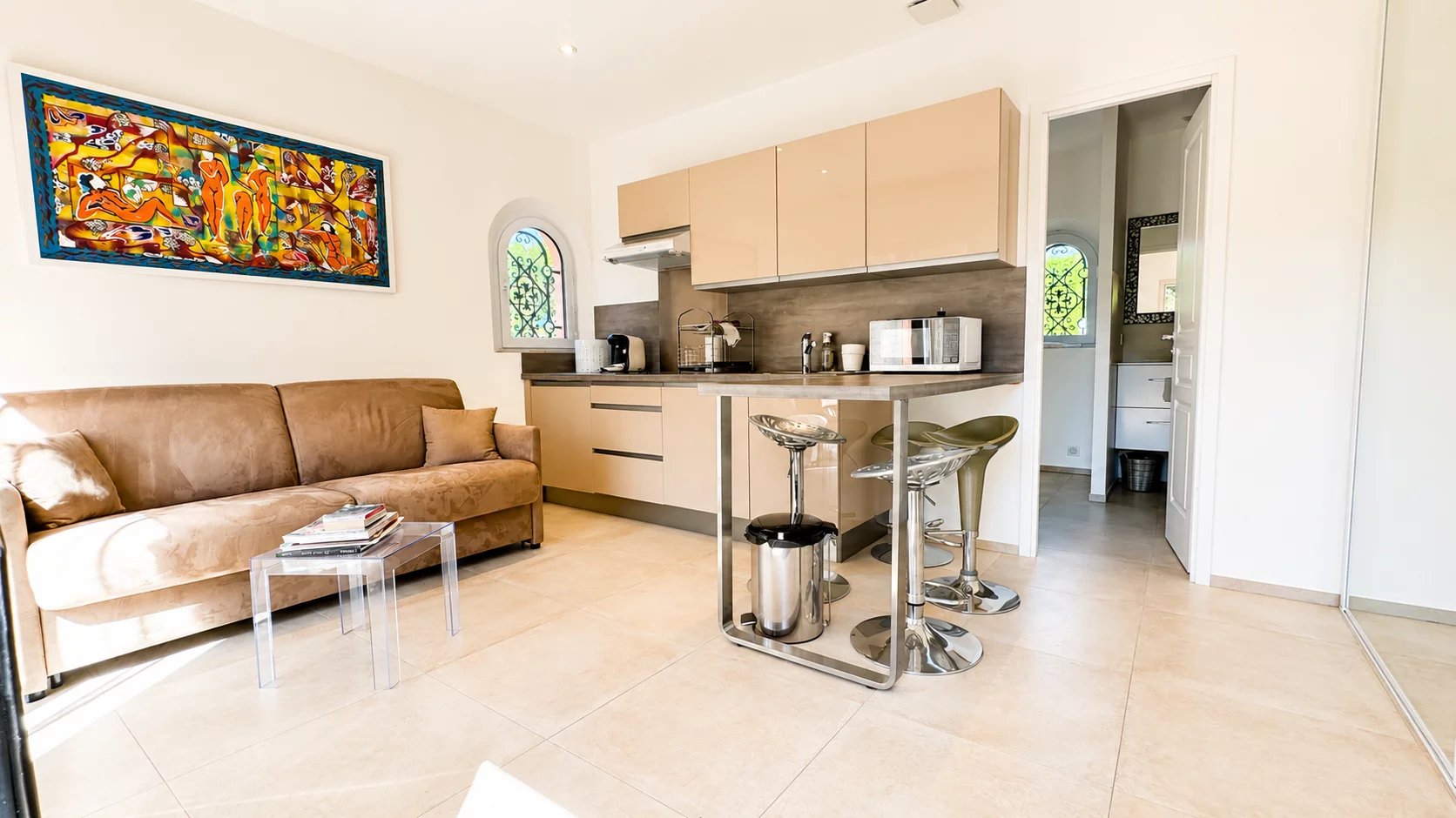  Image of Villa - 4 Bedrooms for Sale in Alpes-Maritimes-La Colle-sur-Loup-France, Image 8