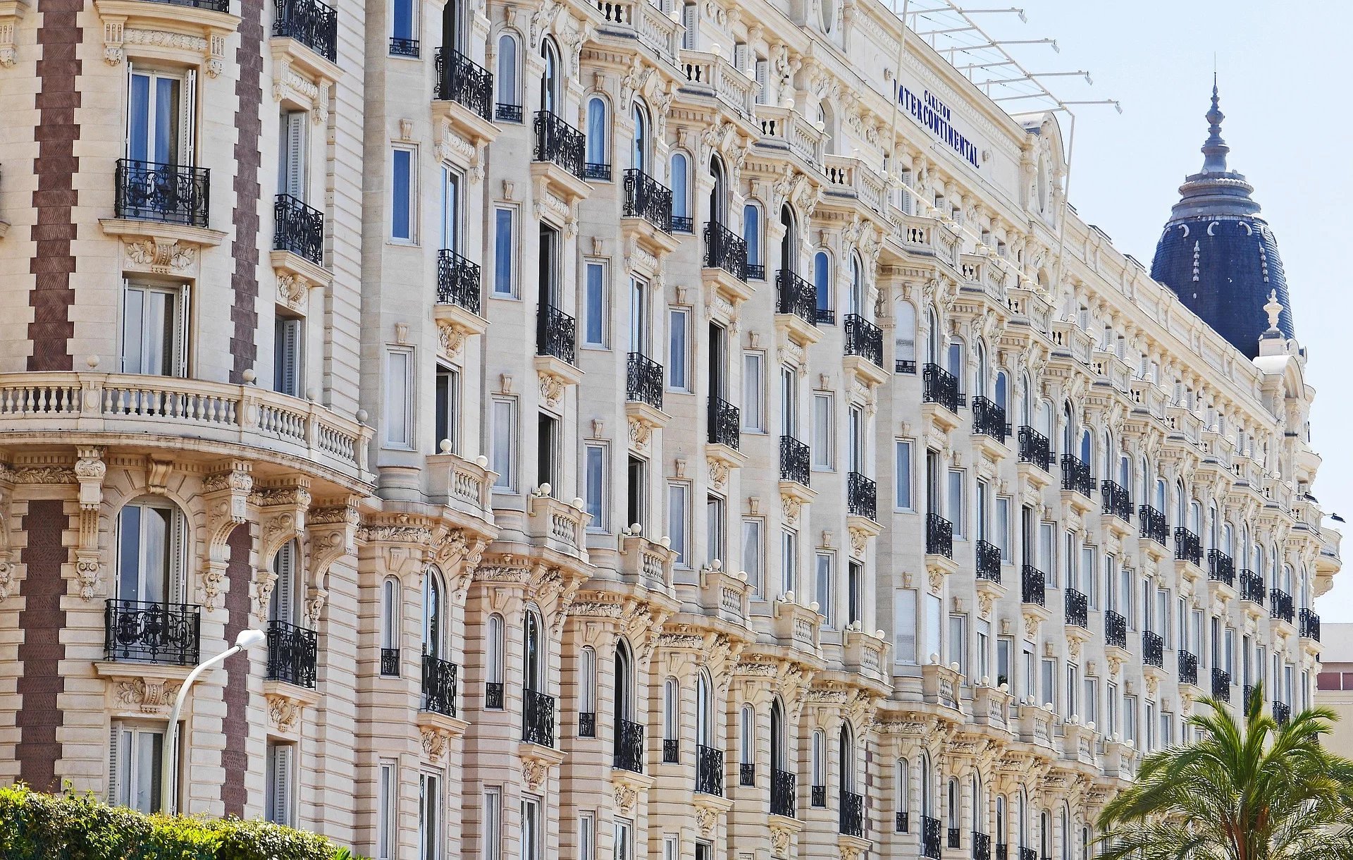 CANNES - BANANE - A FEW STEPS FROM LA CROISETTE - CHARMING 2-PERSON APARTMENT WITH TERRACE