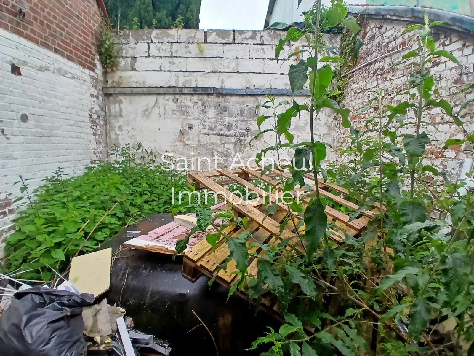 Flixecourt / Maison à rénover avec Cour