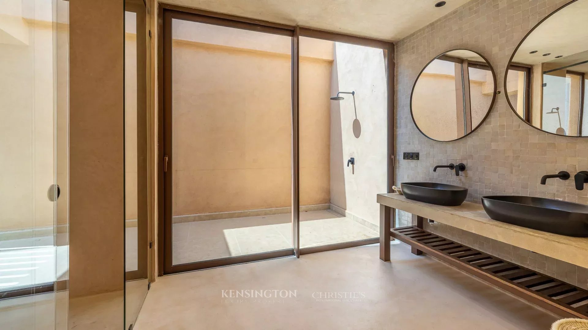 5 Bedroom Villa/Townhouse's Image 25