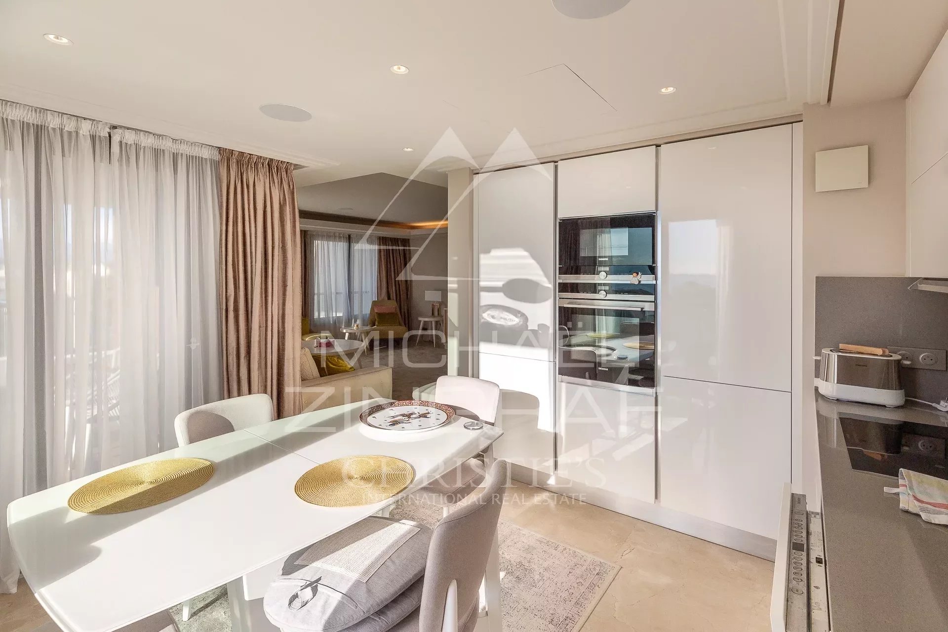 3 Bedroom Apartment/Flat's Image 3