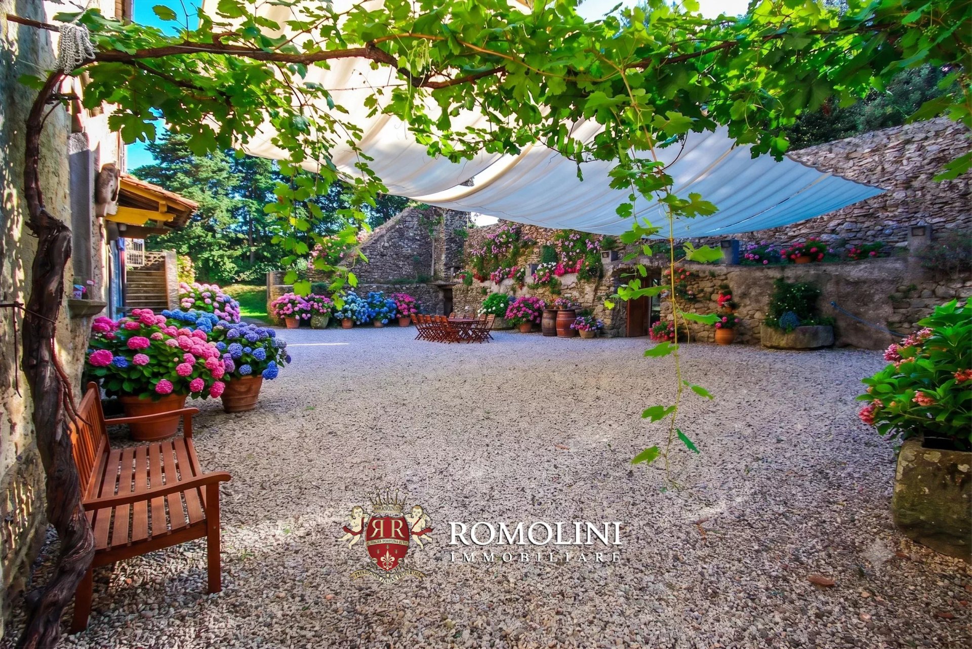 10 Bedroom Chateau's Image 3
