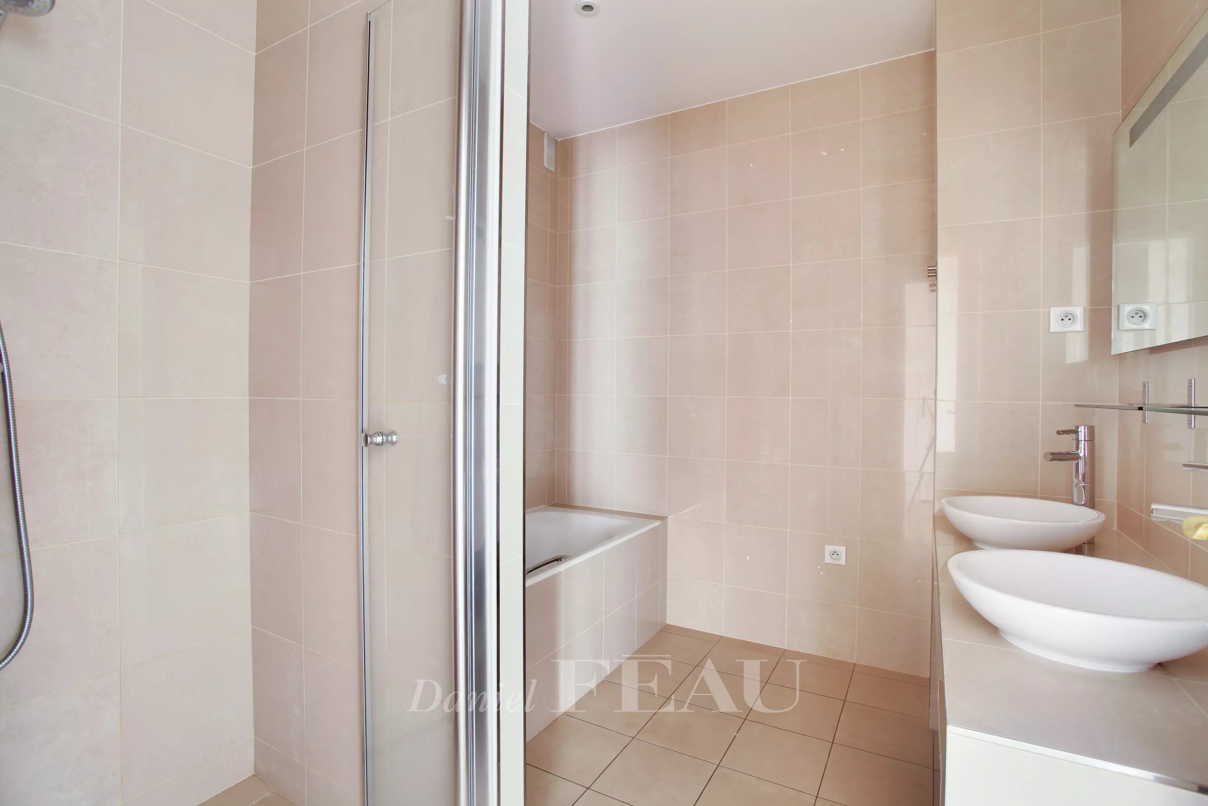 Rental Apartment Neuilly-sur-Seine