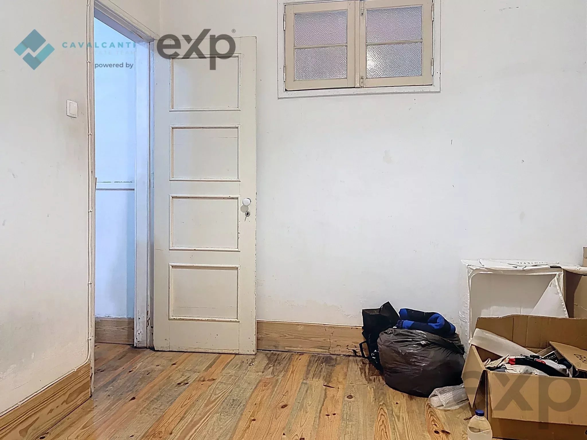 3-bedroom with charm and patio for renovation – Lisbon 86916807 image 11