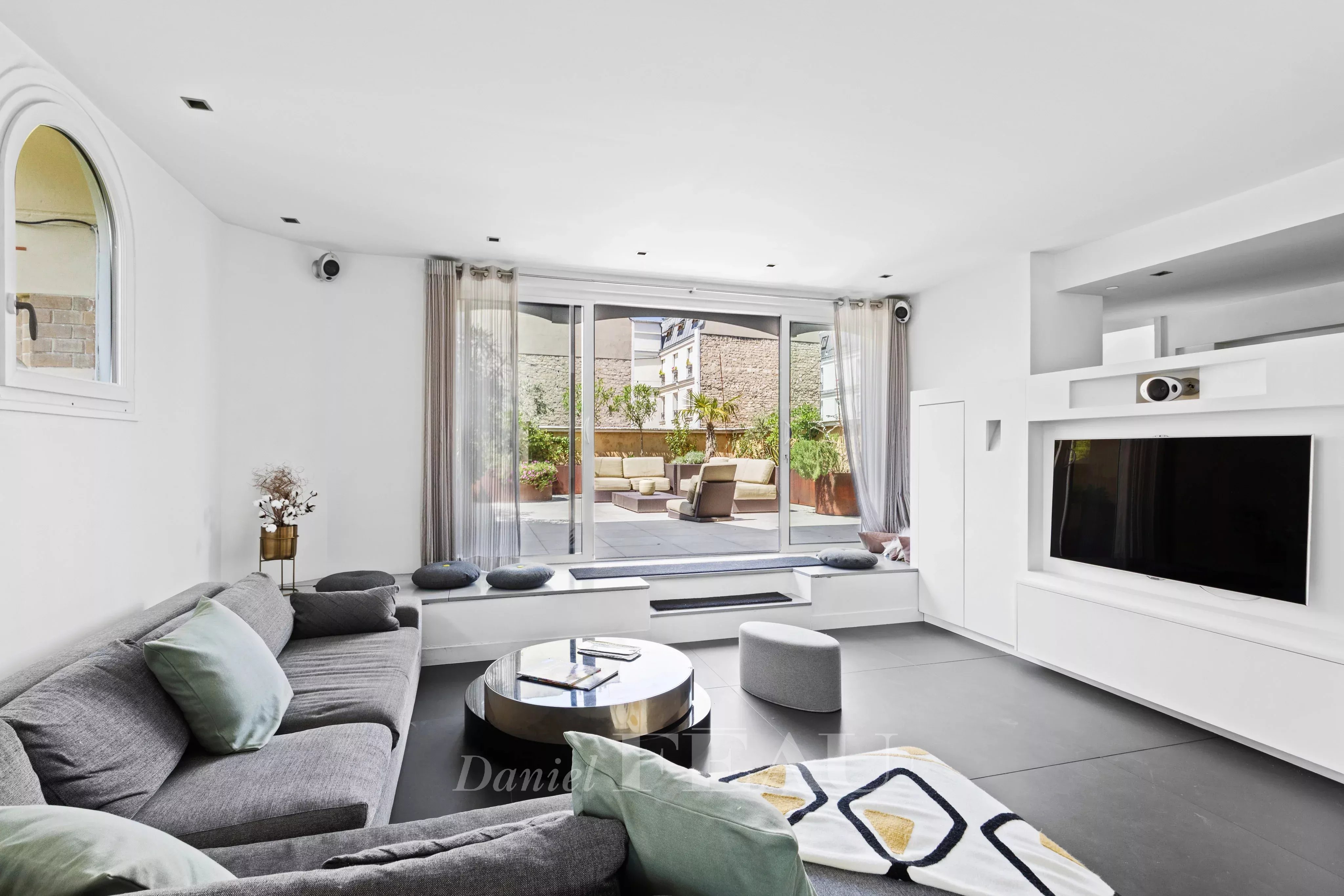 Sale Apartment Paris 17th