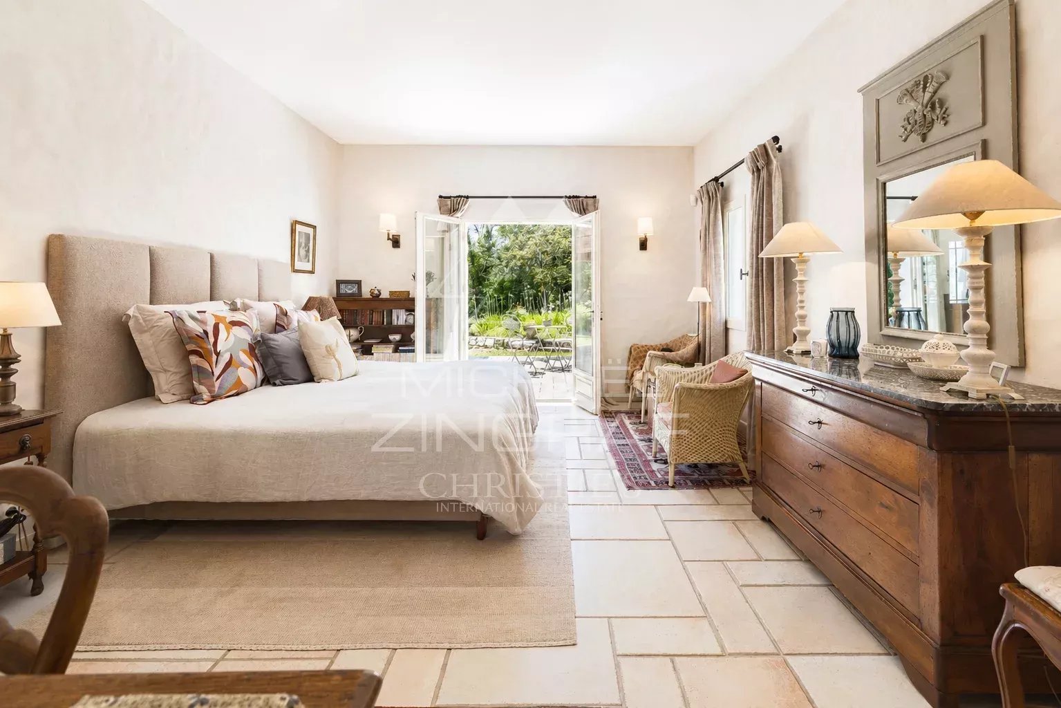 6 Bedroom Villa/Townhouse's Image 6