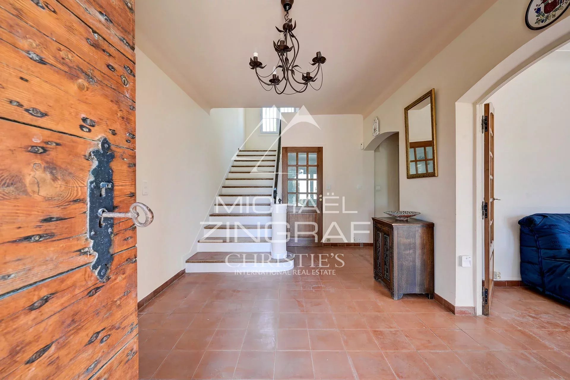 4 Bedroom Villa/Townhouse's Image 6