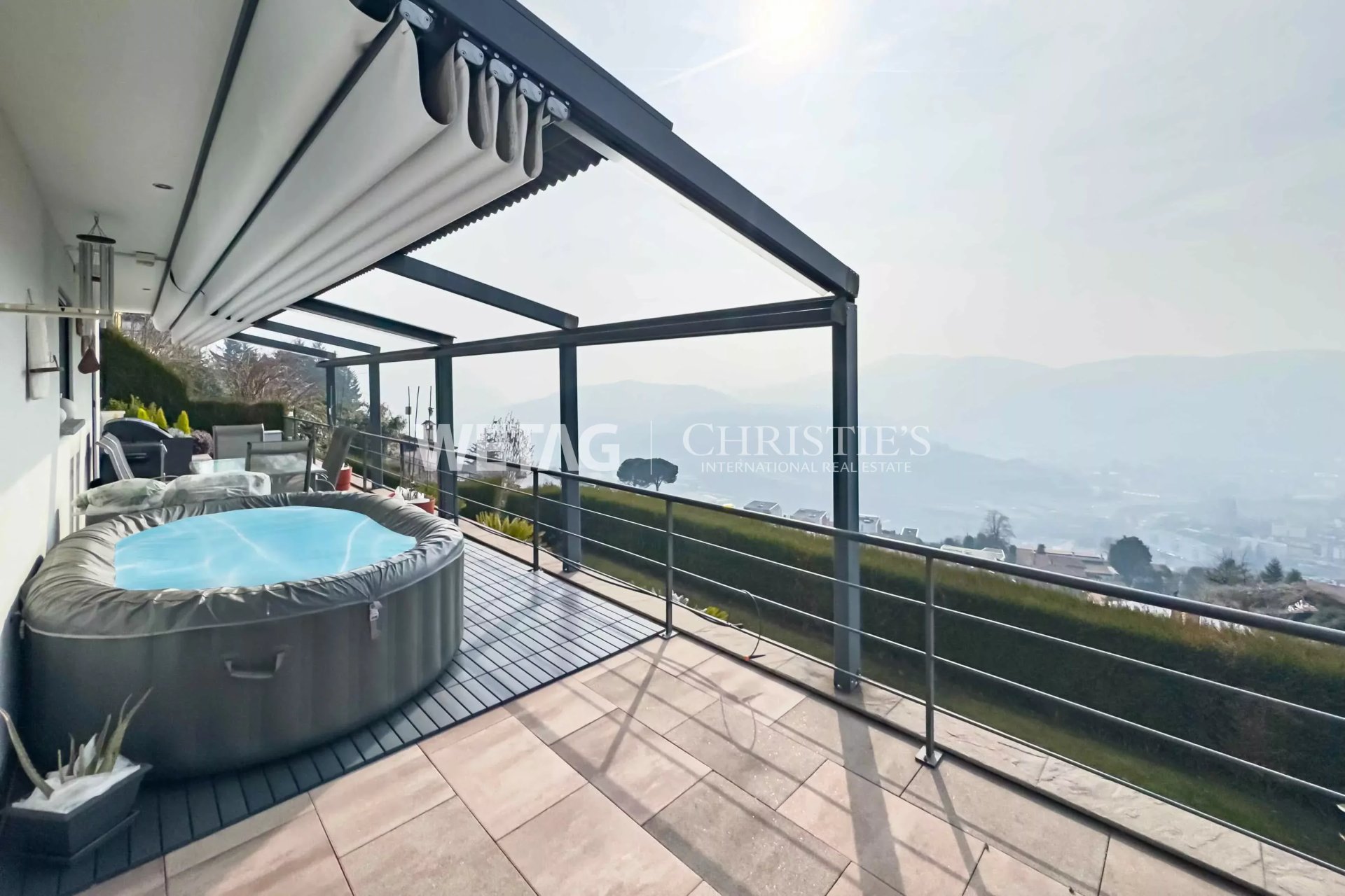4 Bedroom Villa/Townhouse's Image 3