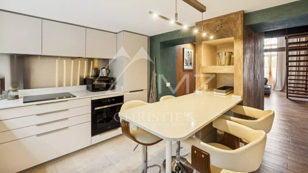 In the district of Petit Juas, loft combining historical charm and comfort — photo 4