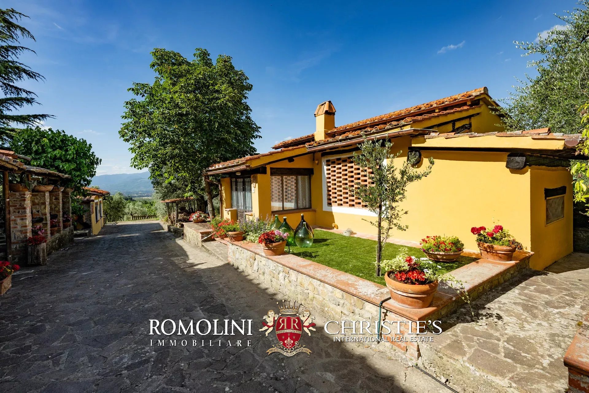 9 Bedroom Villa/Townhouse's Image 19