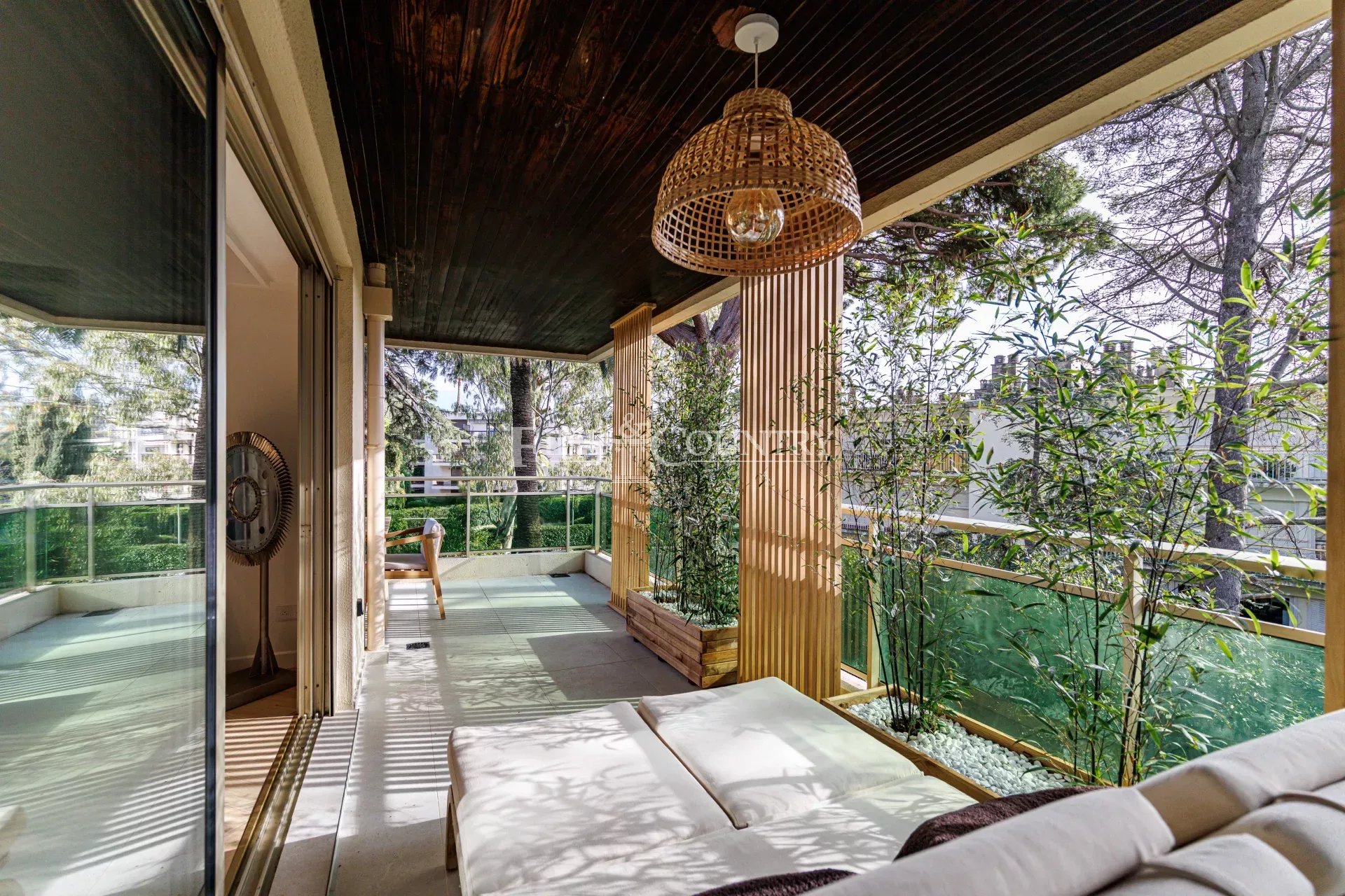 Photo of For Sale – 2-Bedroom Apartment – Cannes Montrose