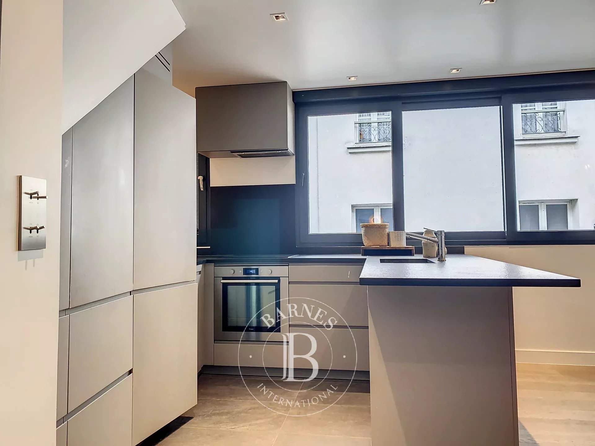 Ev Paris 18ème - picture 9