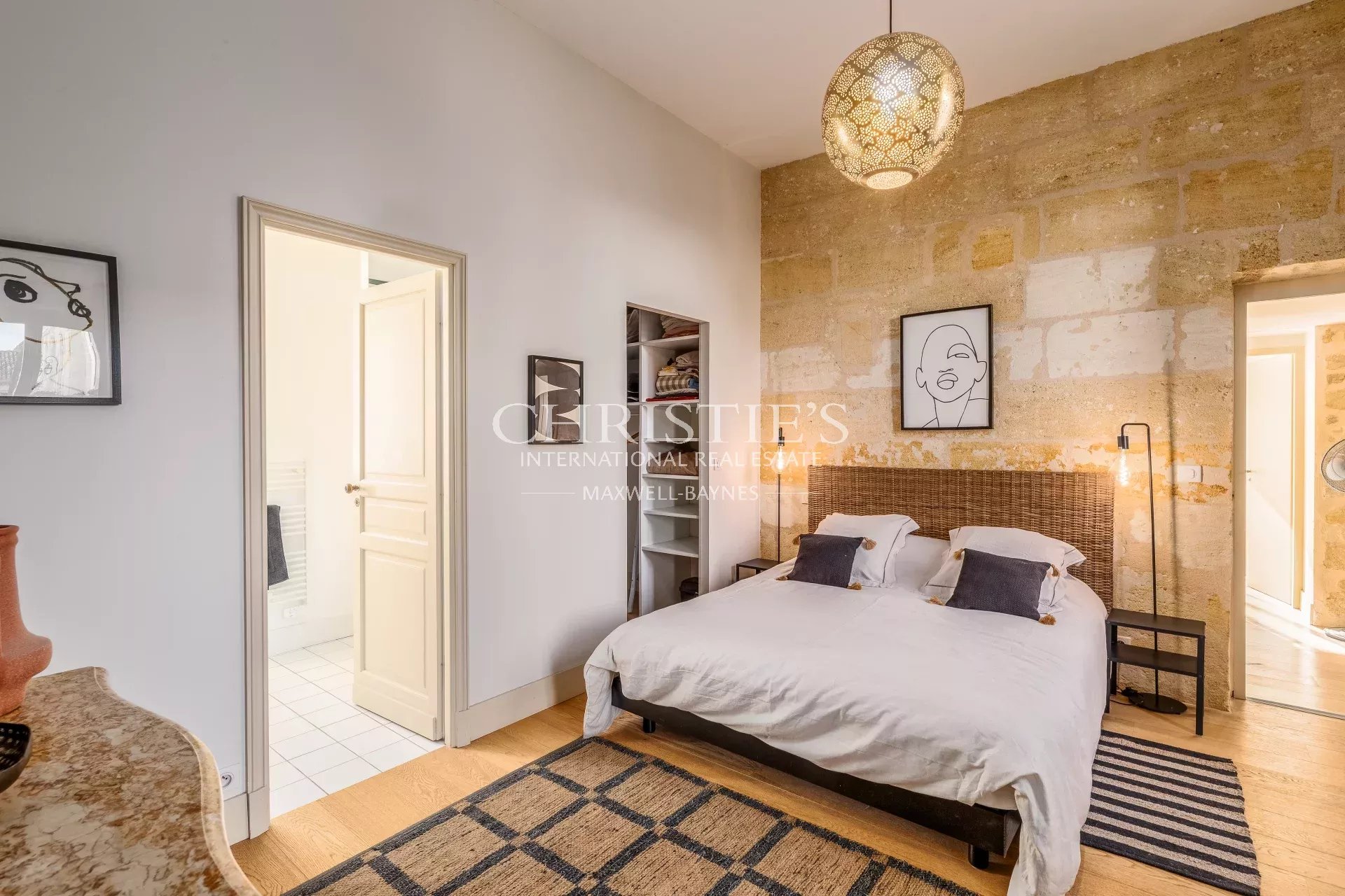 6 Bedroom Villa/Townhouse's Image 14