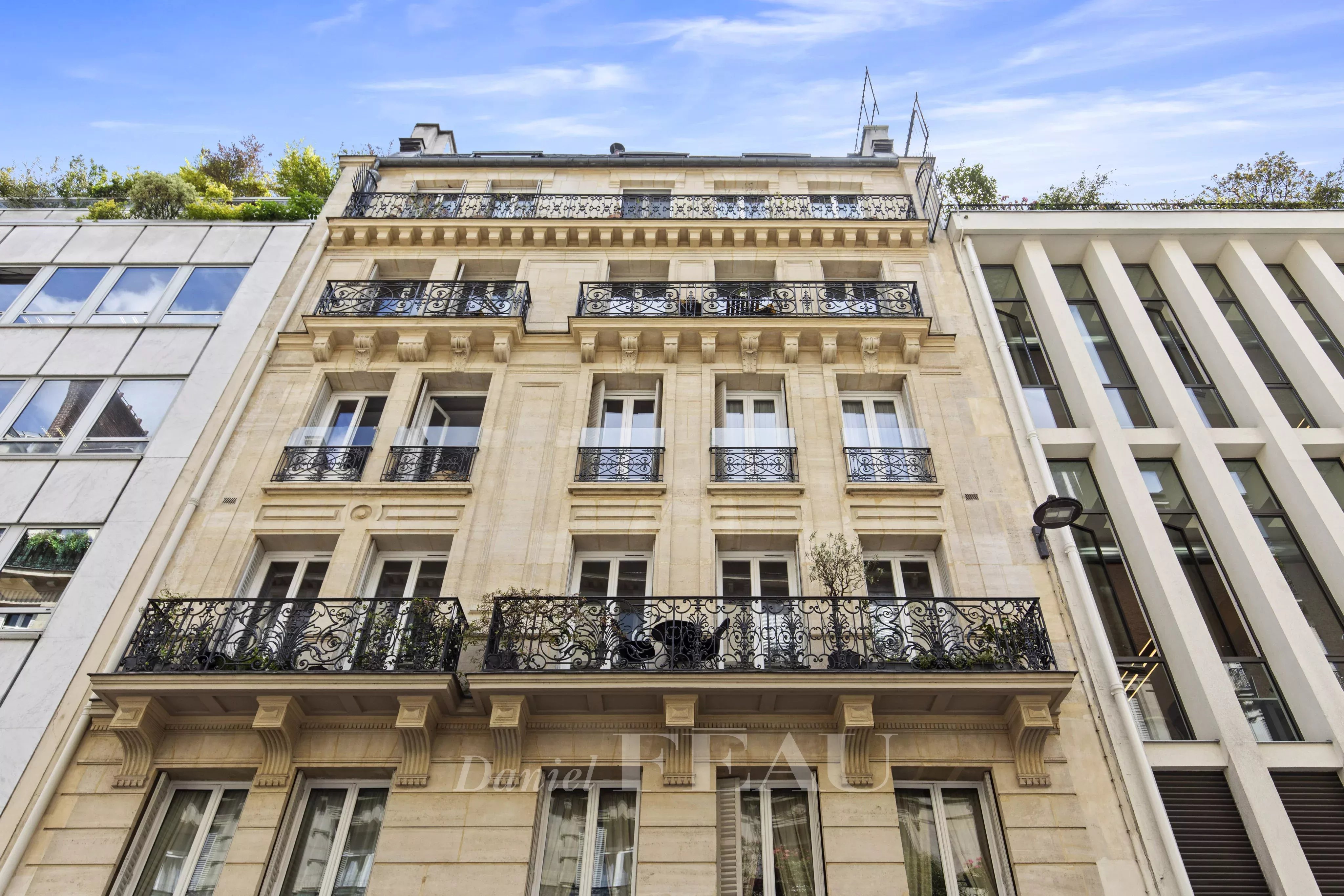 Sale Apartment Paris 16th