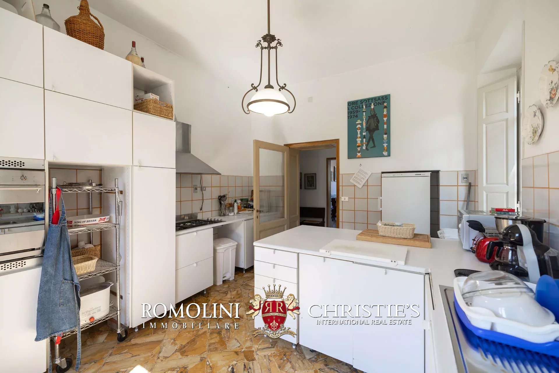 11 Bedroom Villa/Townhouse's Image 39