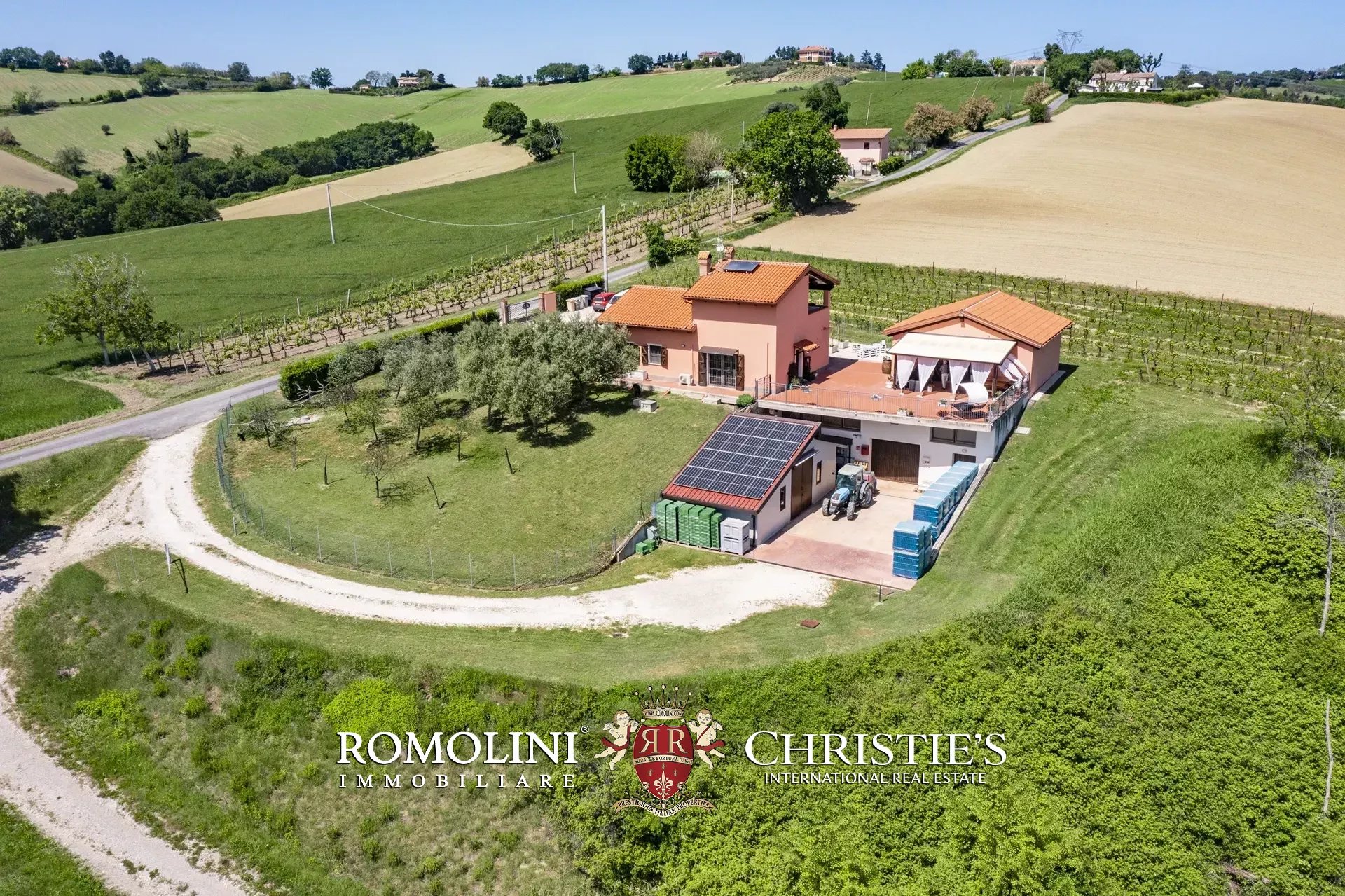 5 Bedroom Vineyard's Image 13