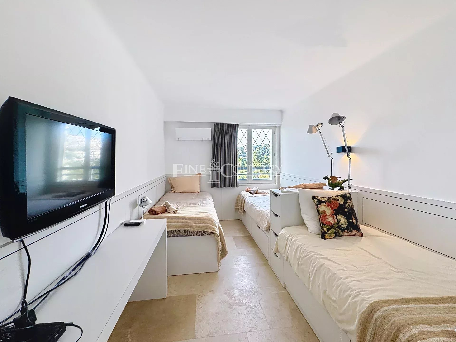 Photo of Apartment for sale in Cannes Croix des Gardes with panoramic sea view