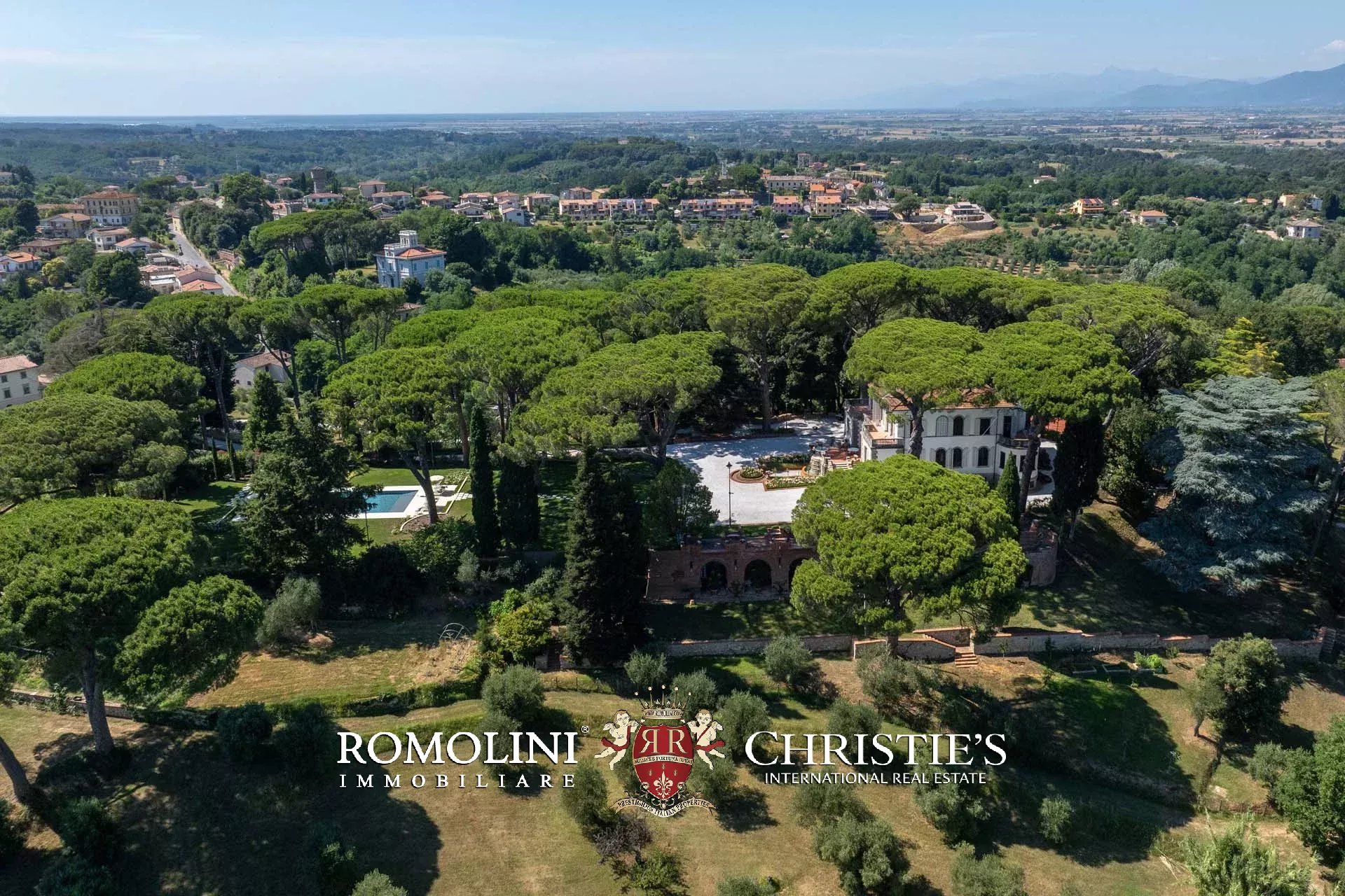 8 Bedroom Villa/Townhouse's Image 22