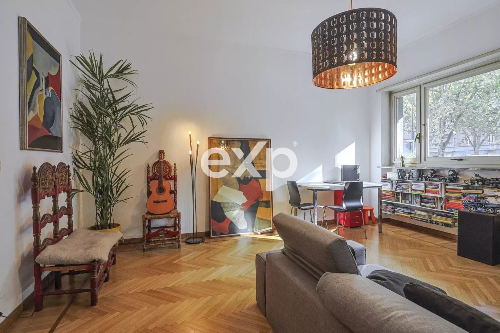 Torino – Corso Tassoni 21 | Ampio appartamento in stabile signorile con portineria