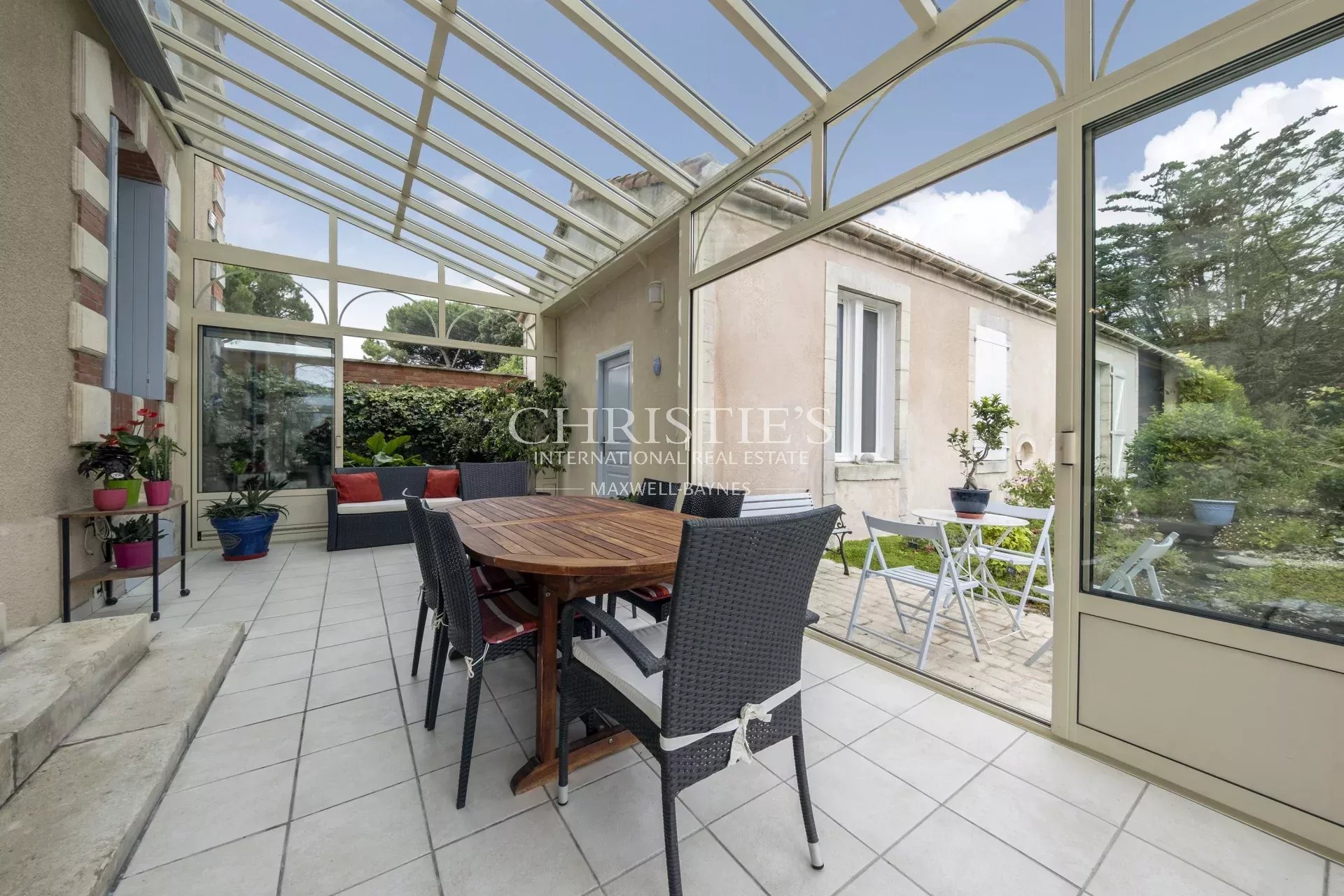 6 Bedroom Villa/Townhouse's Image 26