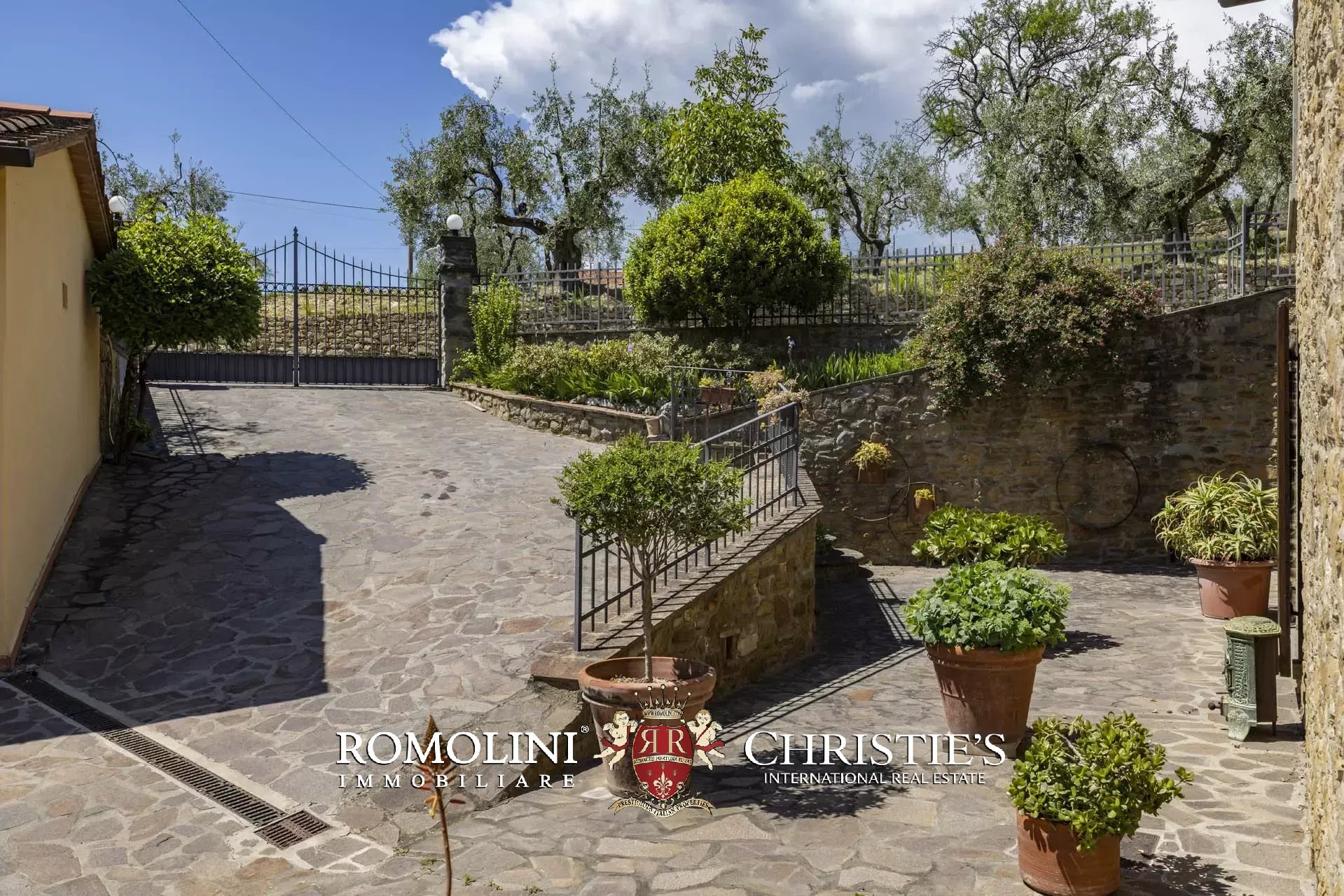 5 Bedroom Villa/Townhouse's Image 26