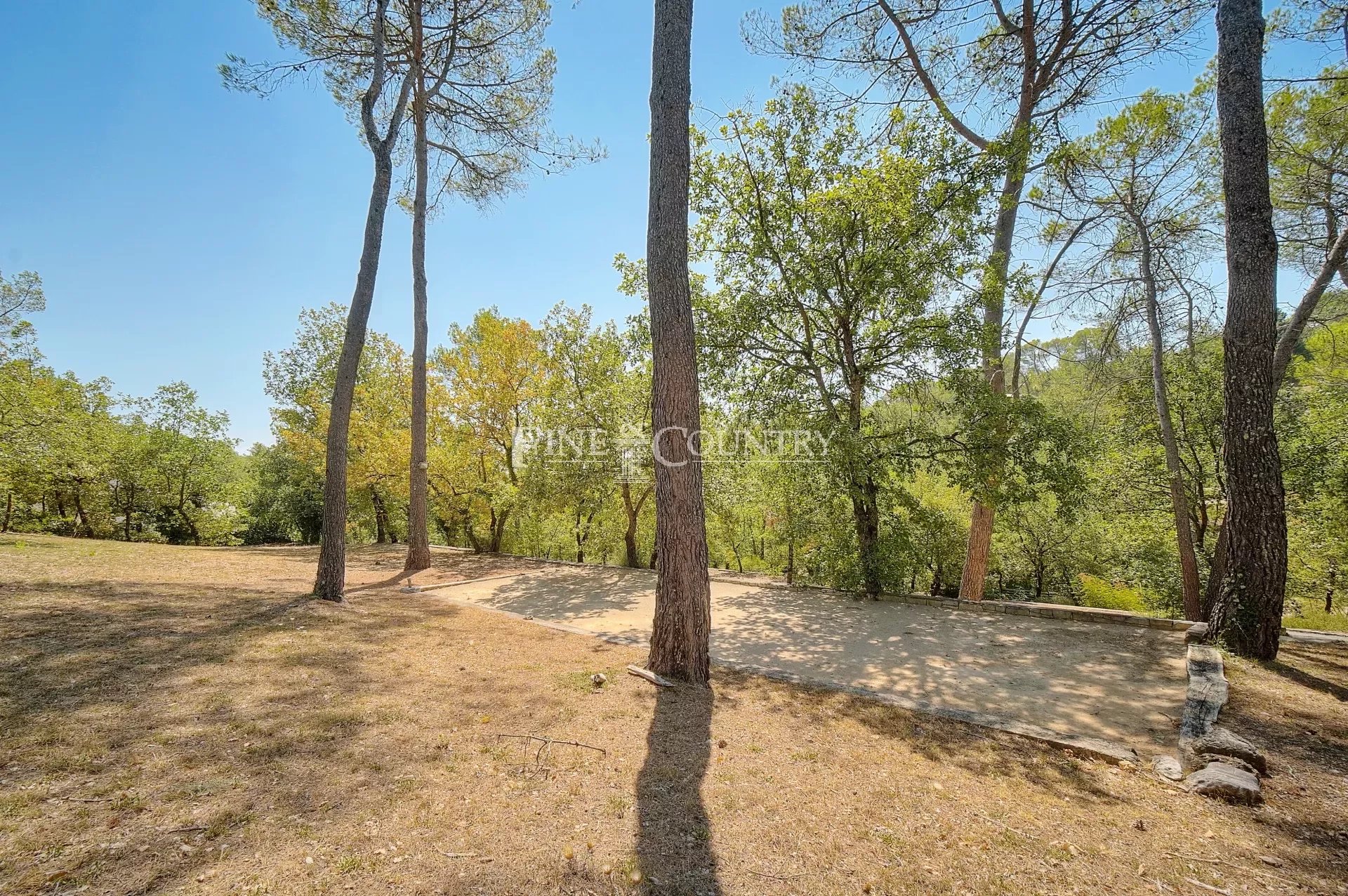 Photo of Villa for sale in Saint-Paul-en-Forêt